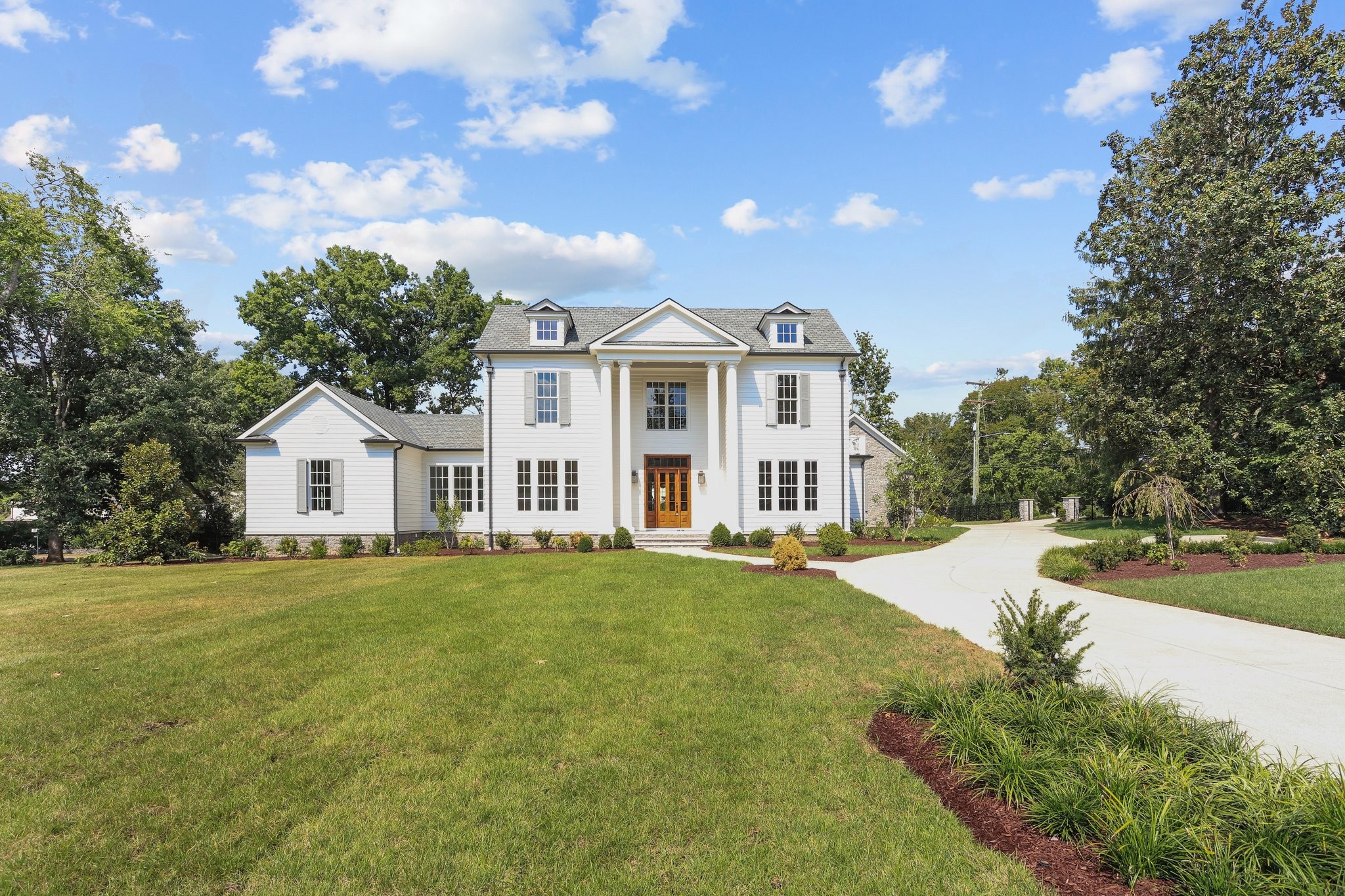 1000 Stonewall Dr