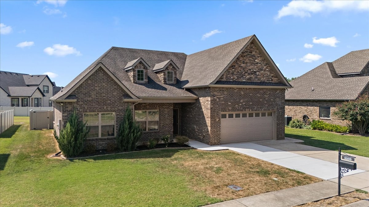 5233 Honeybee Dr