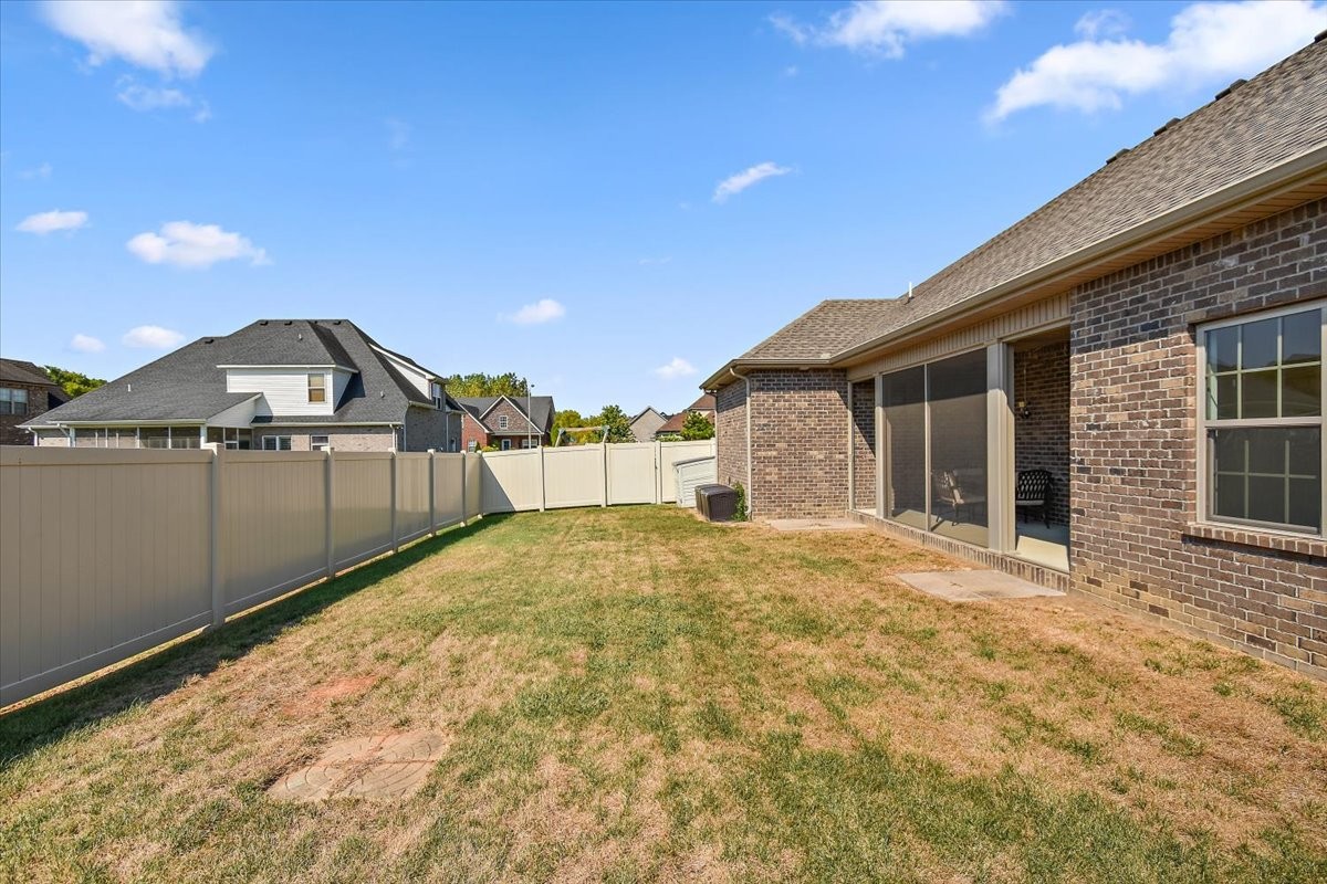 5233 Honeybee Dr