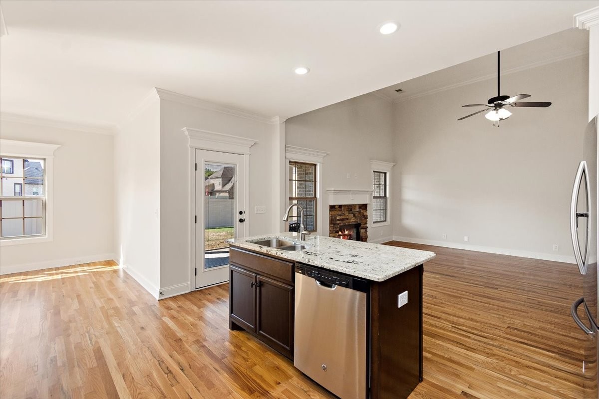 5233 Honeybee Dr