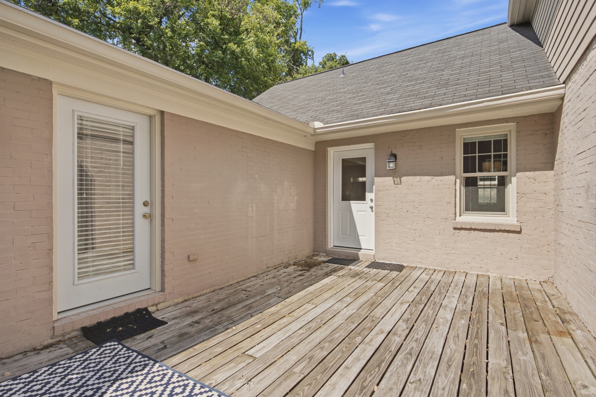 104 Bonnie Briar Ln