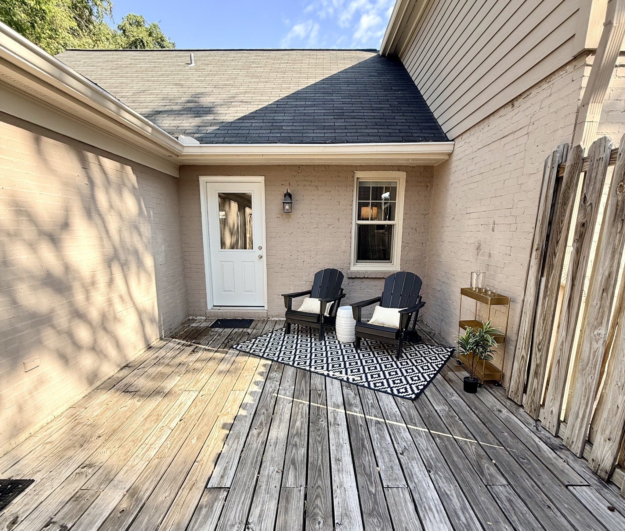 104 Bonnie Briar Ln