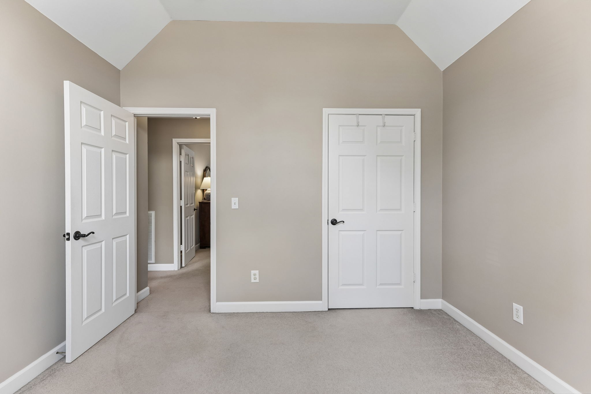 5553 Peninsula Park Lndg