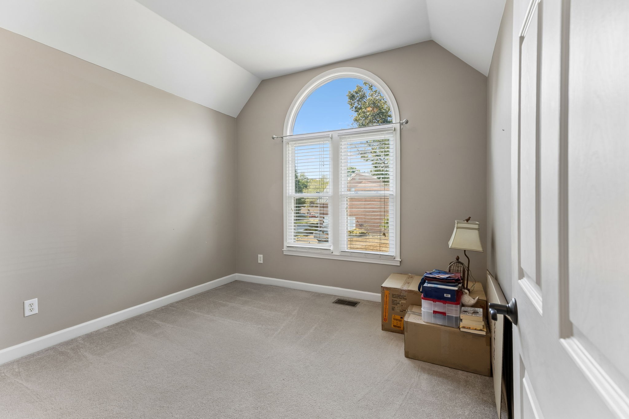 5553 Peninsula Park Lndg