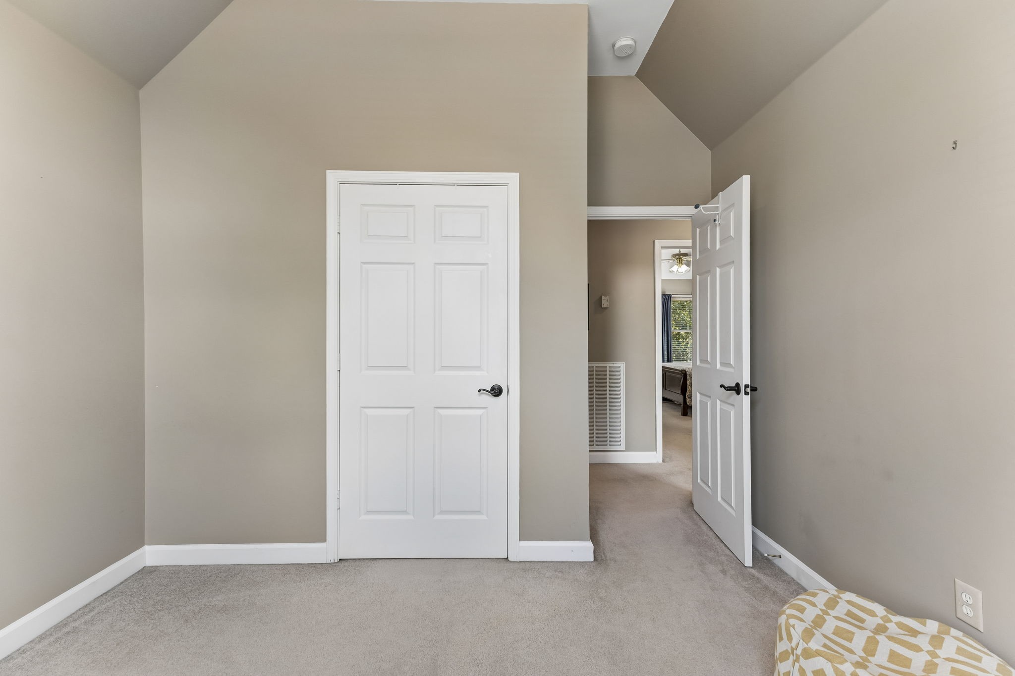 5553 Peninsula Park Lndg