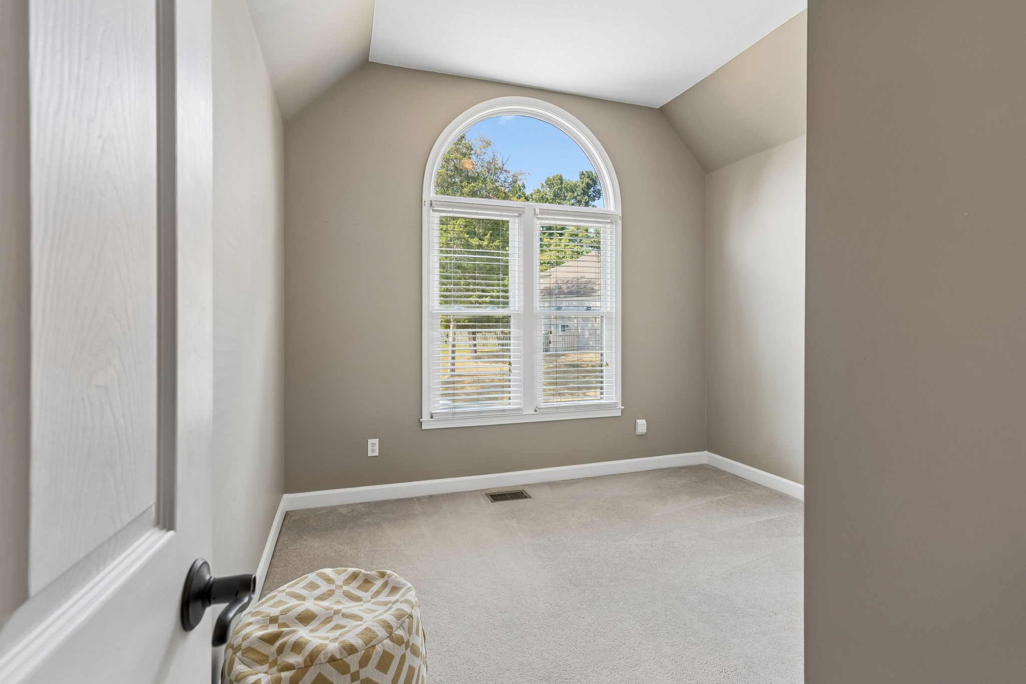5553 Peninsula Park Lndg