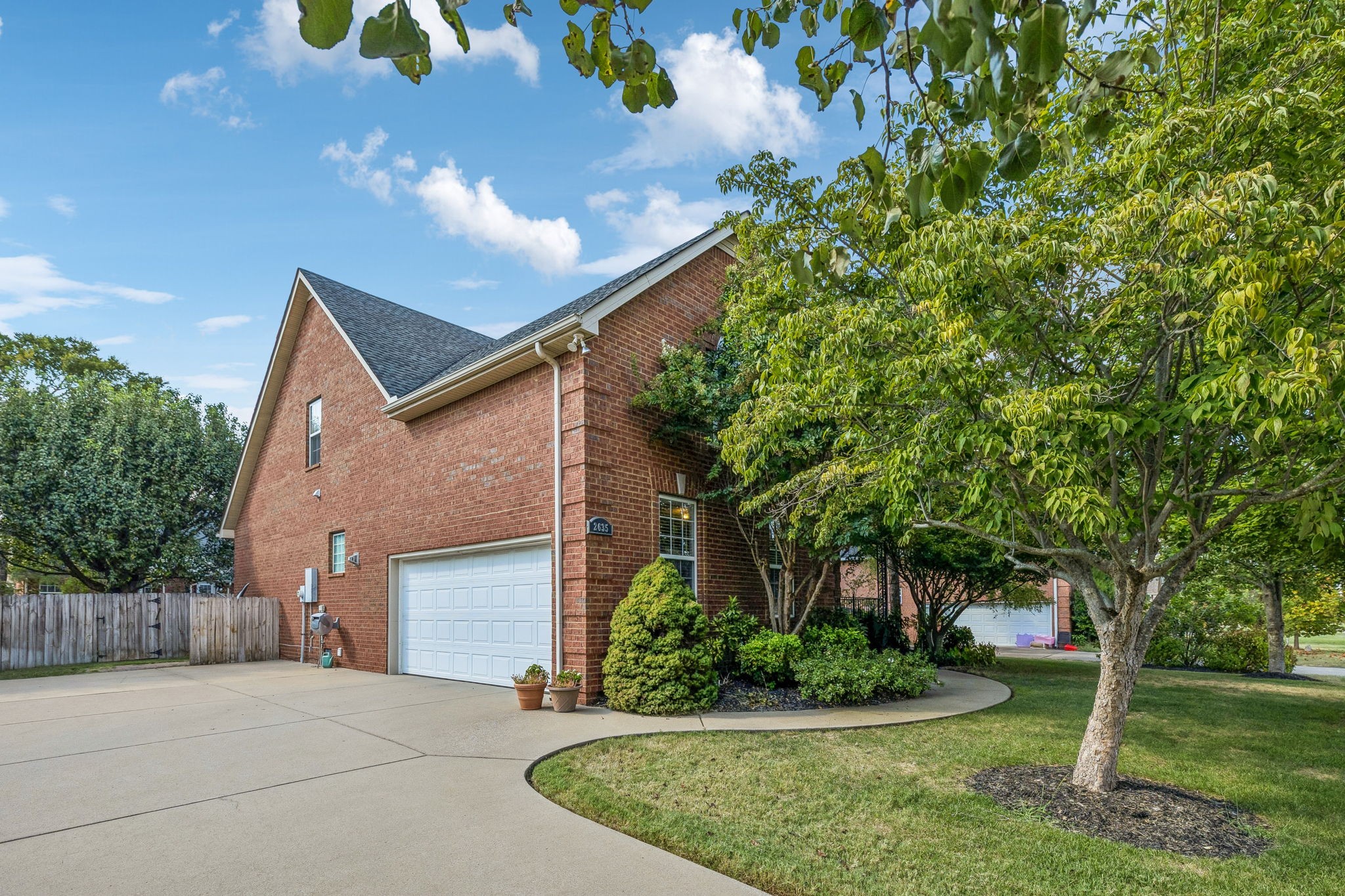 2635 Isaiah Dr