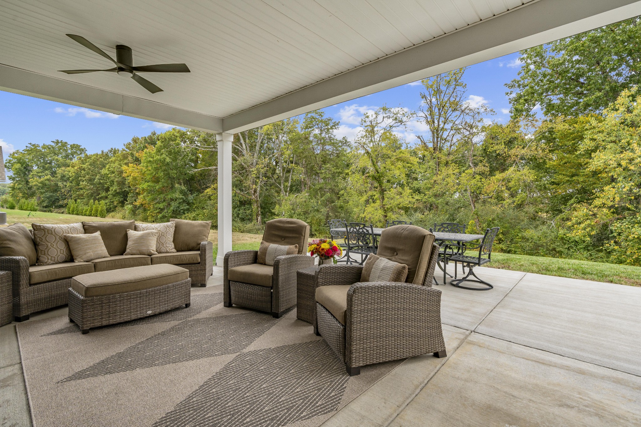 4112 Flowing Creek Dr