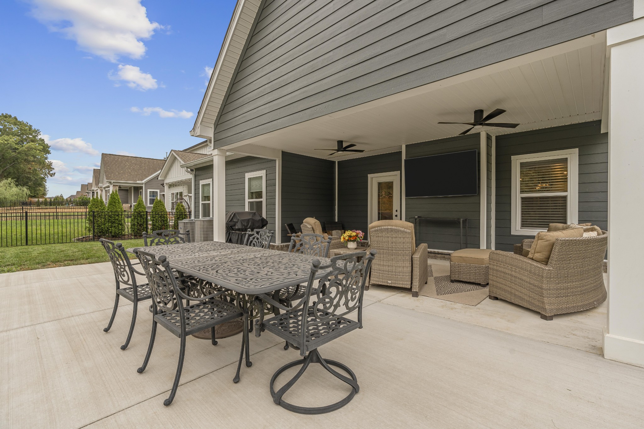4112 Flowing Creek Dr