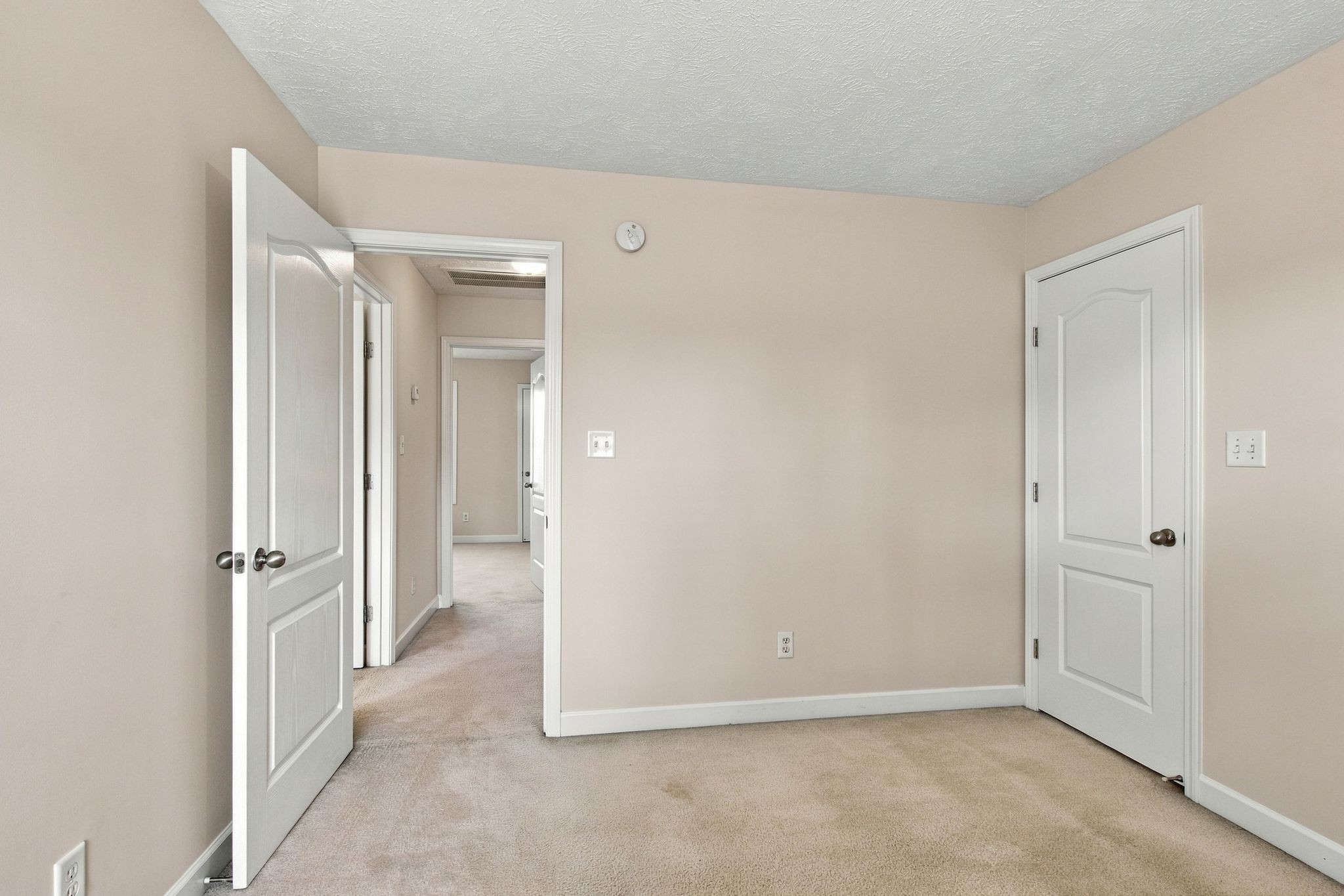 838 Chaqueta Ct