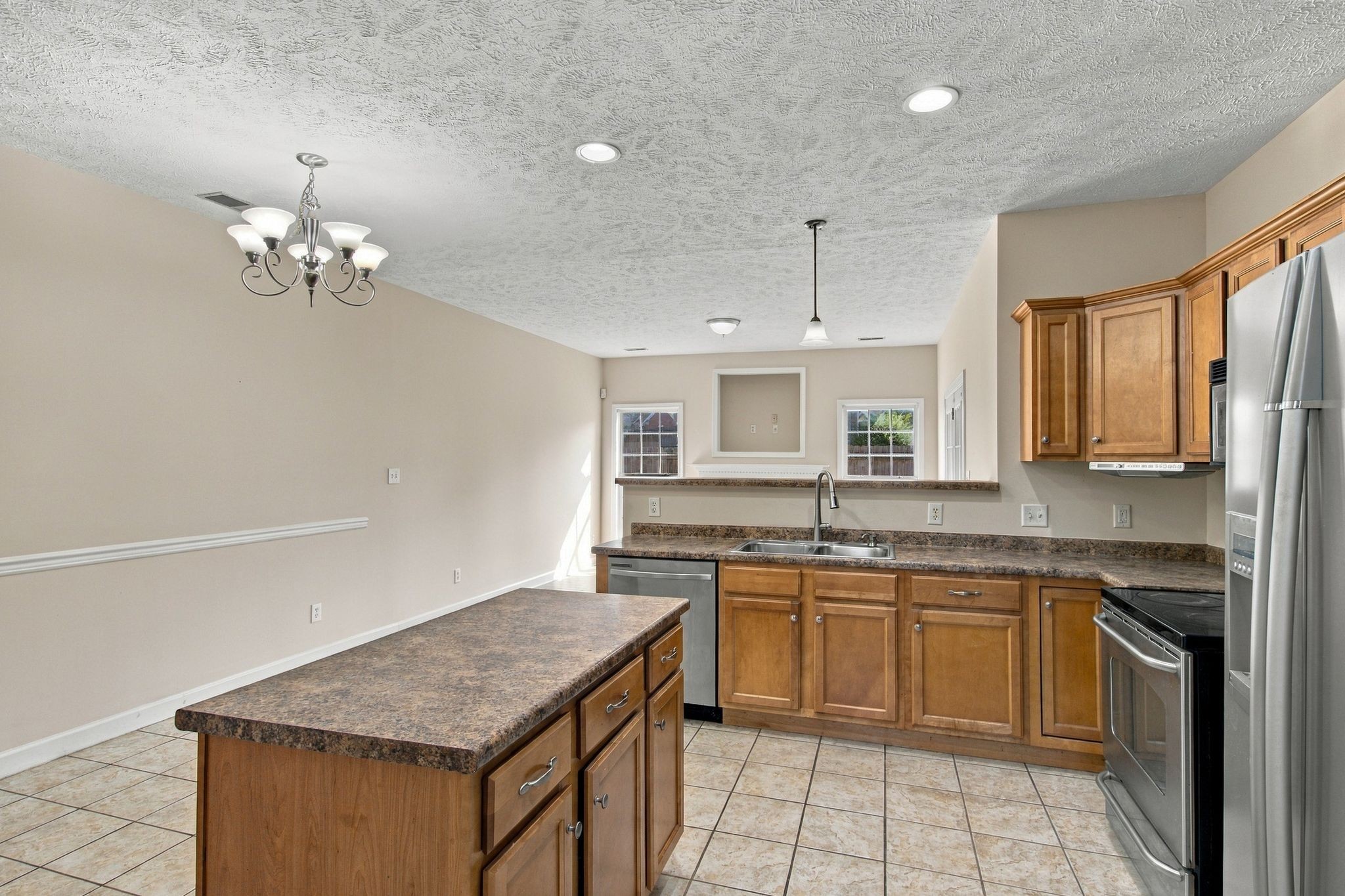 838 Chaqueta Ct