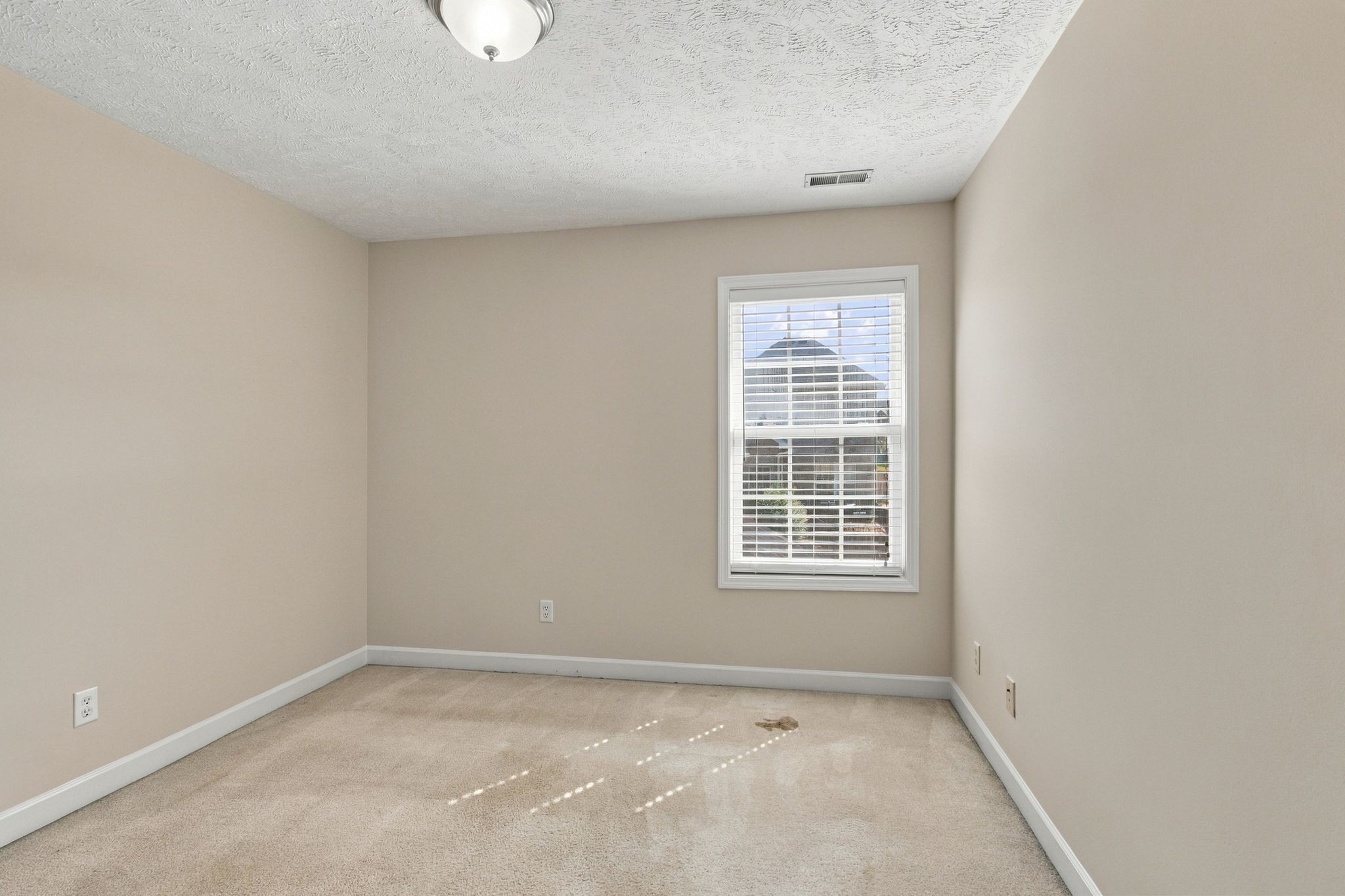 838 Chaqueta Ct