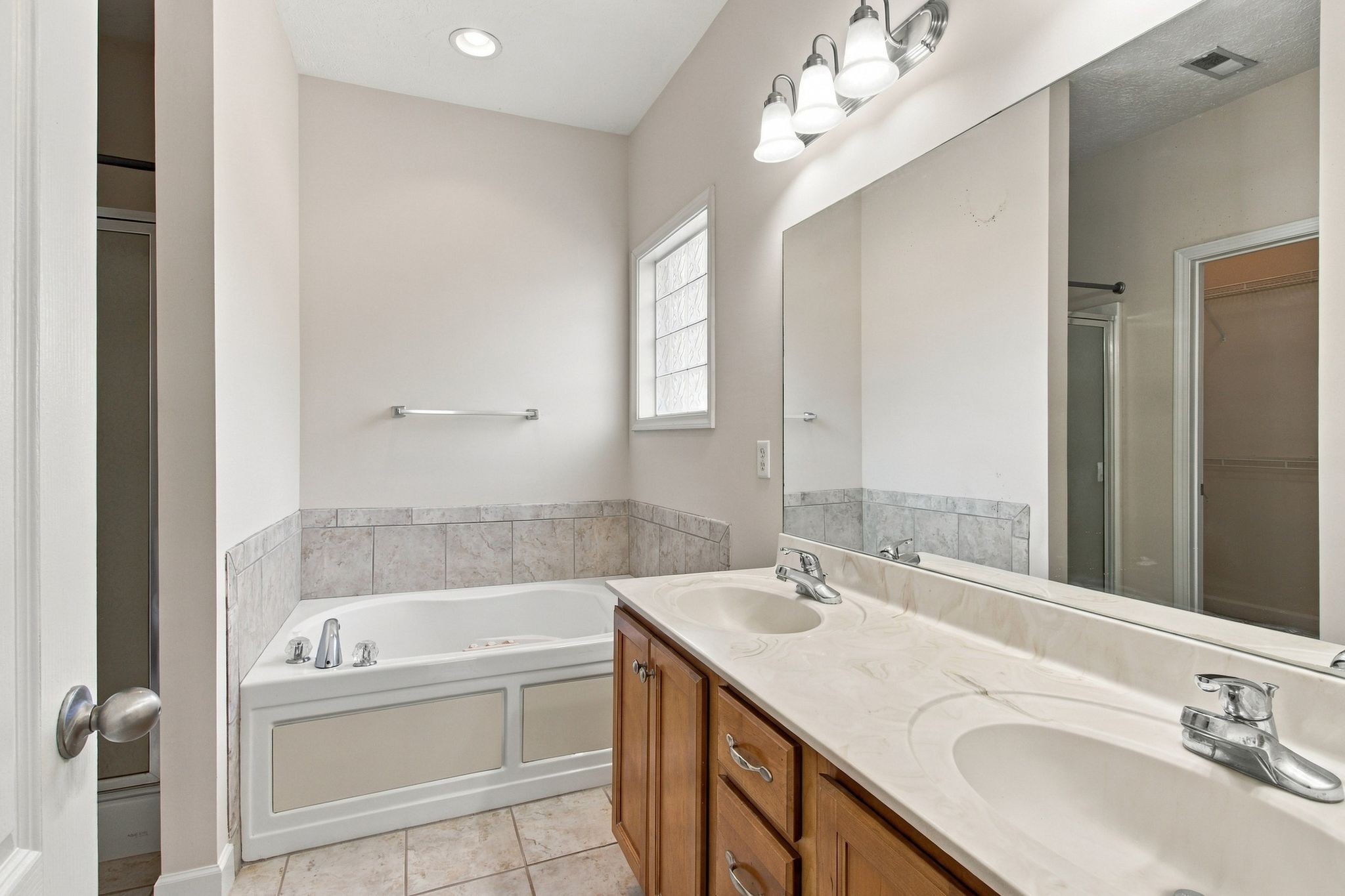 838 Chaqueta Ct