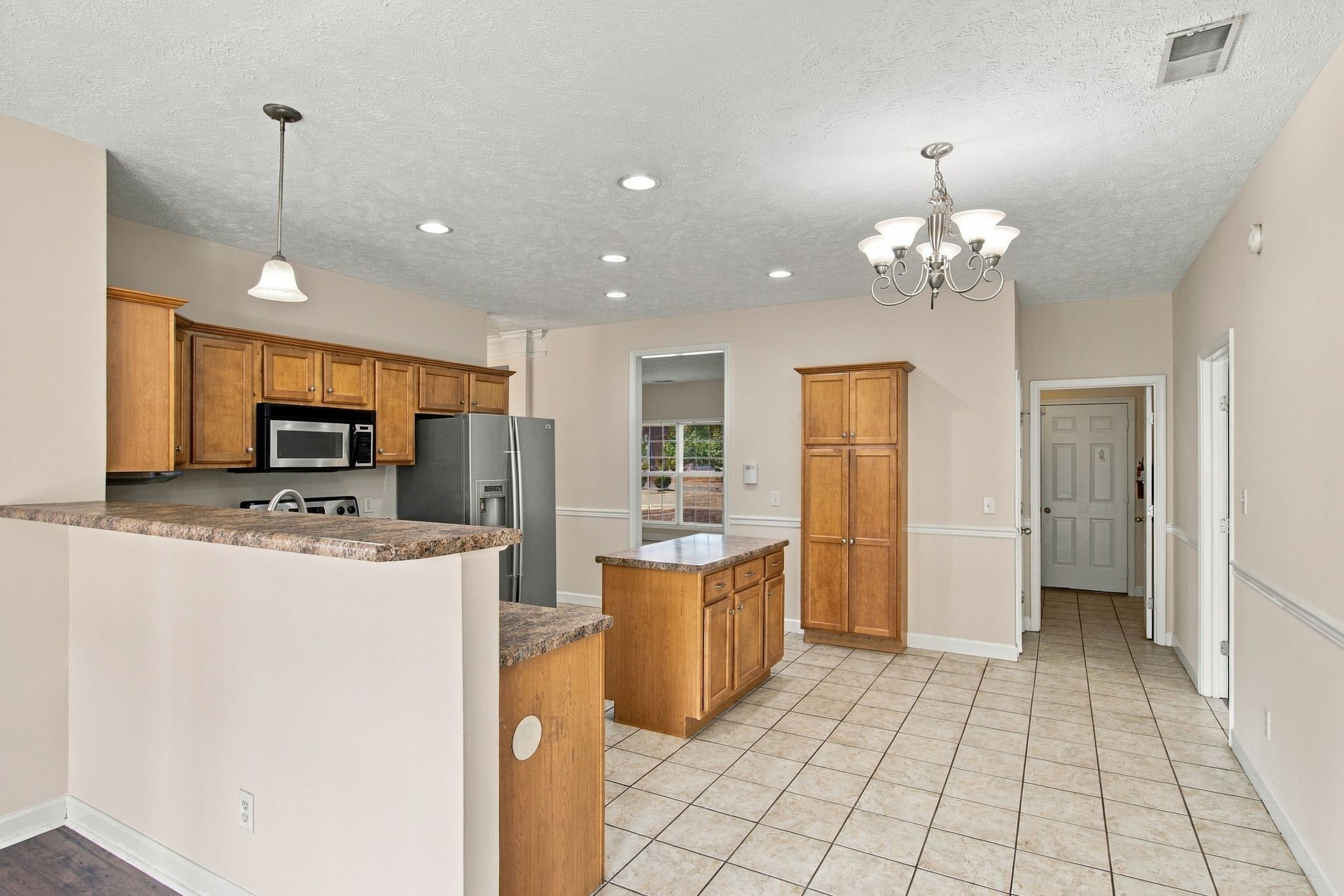 838 Chaqueta Ct