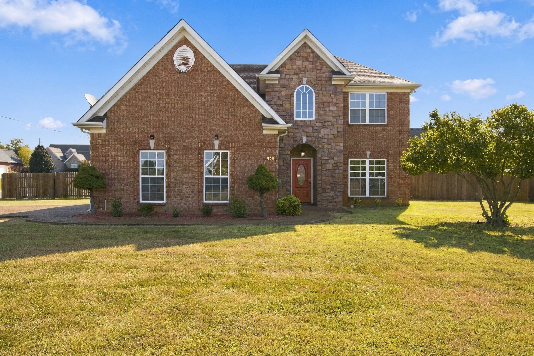 838 Chaqueta Ct
