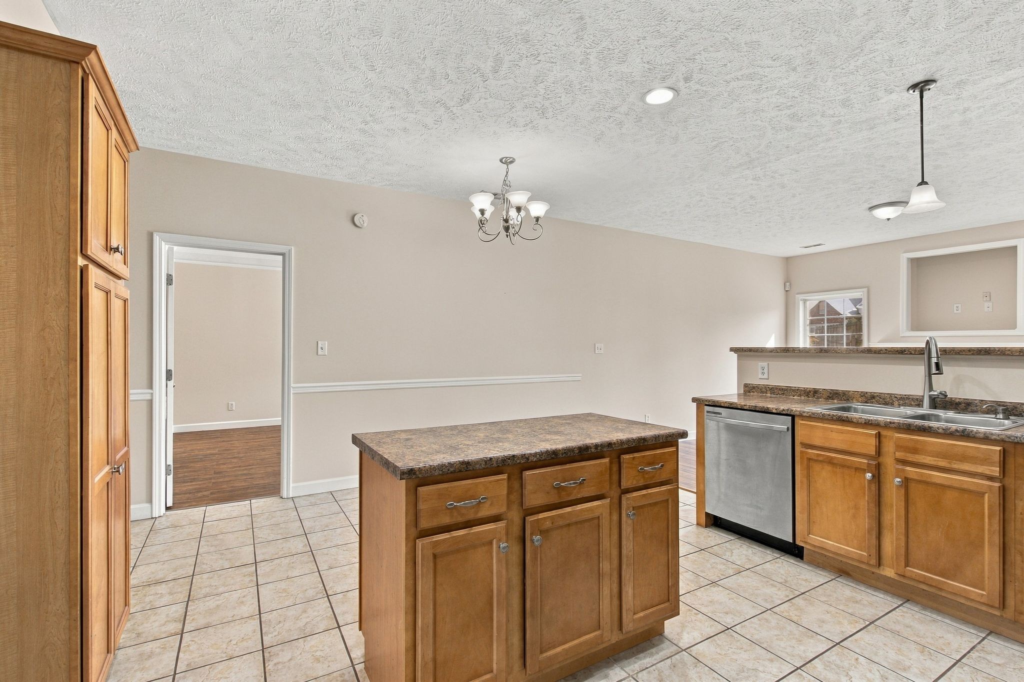 838 Chaqueta Ct