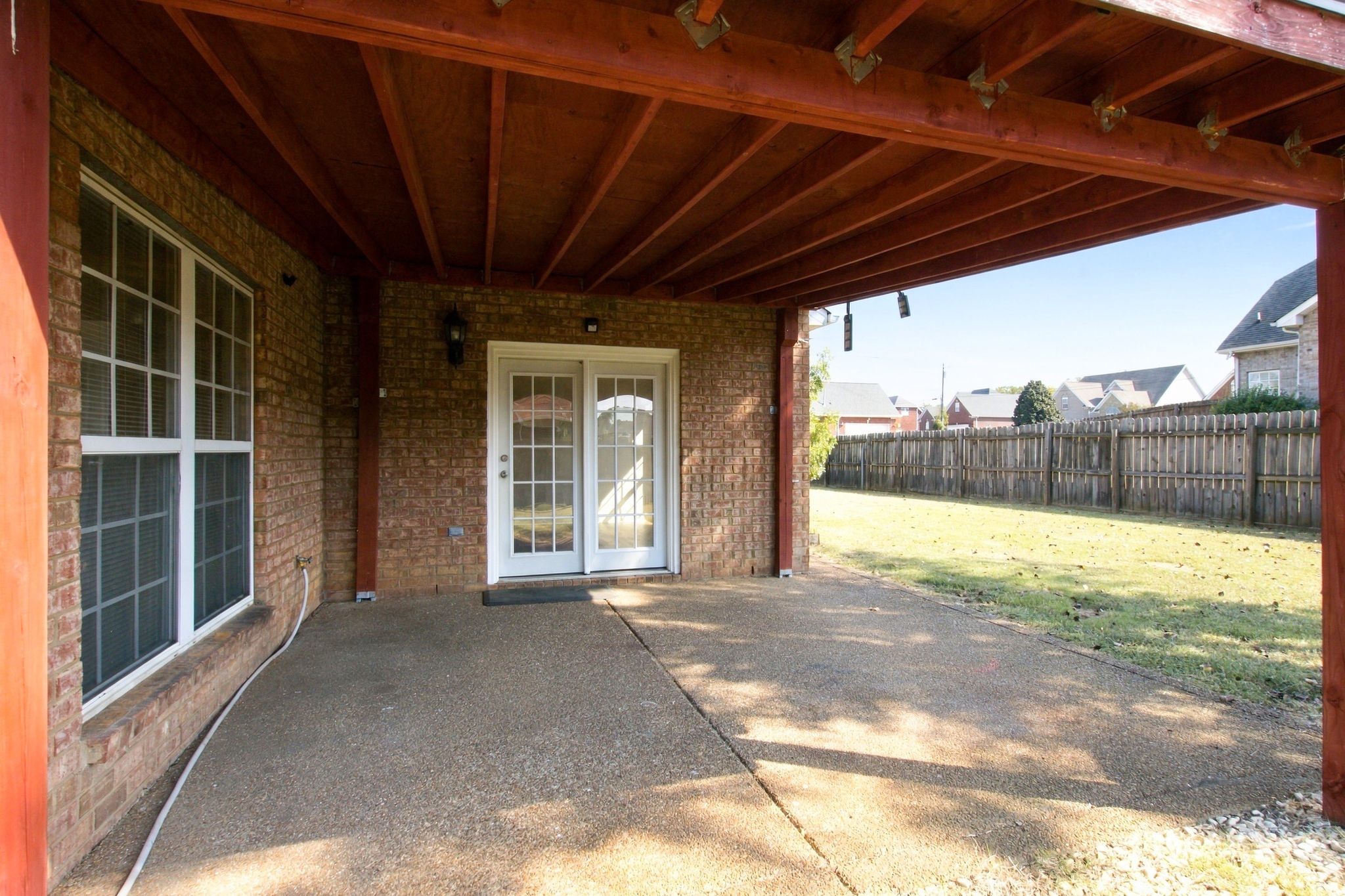 838 Chaqueta Ct