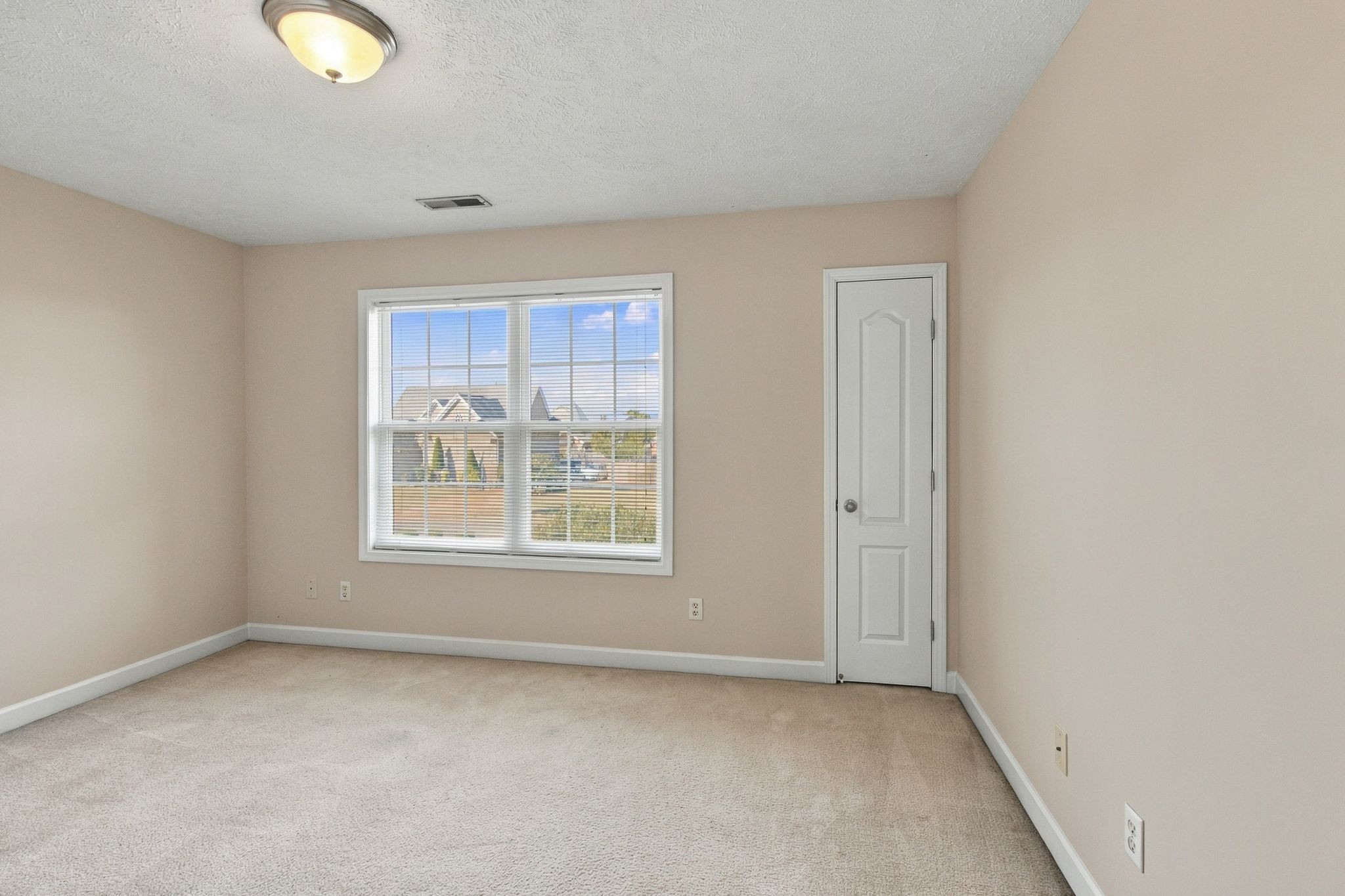 838 Chaqueta Ct