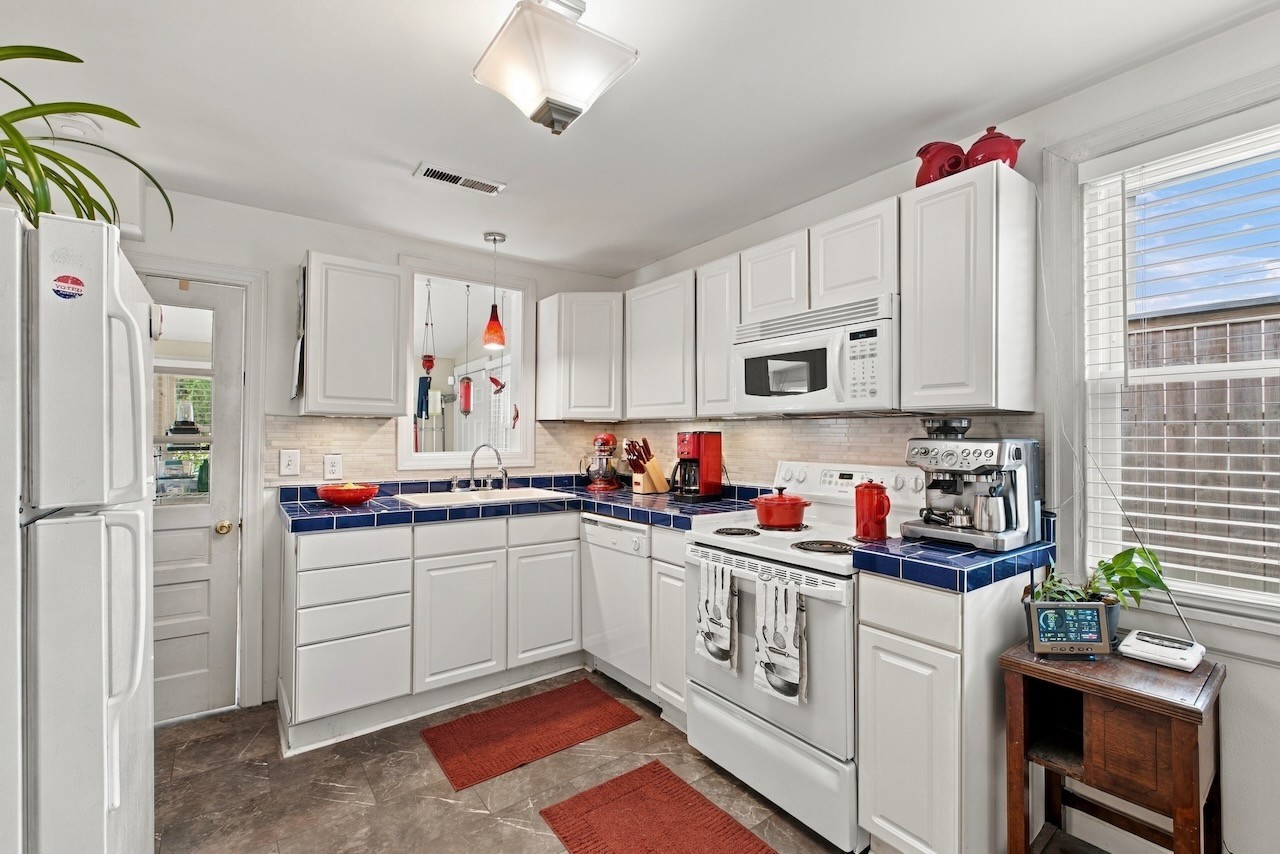 1126 Leland Ave