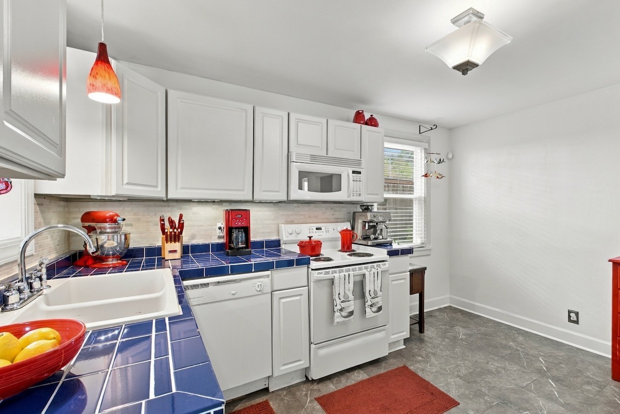 1126 Leland Ave