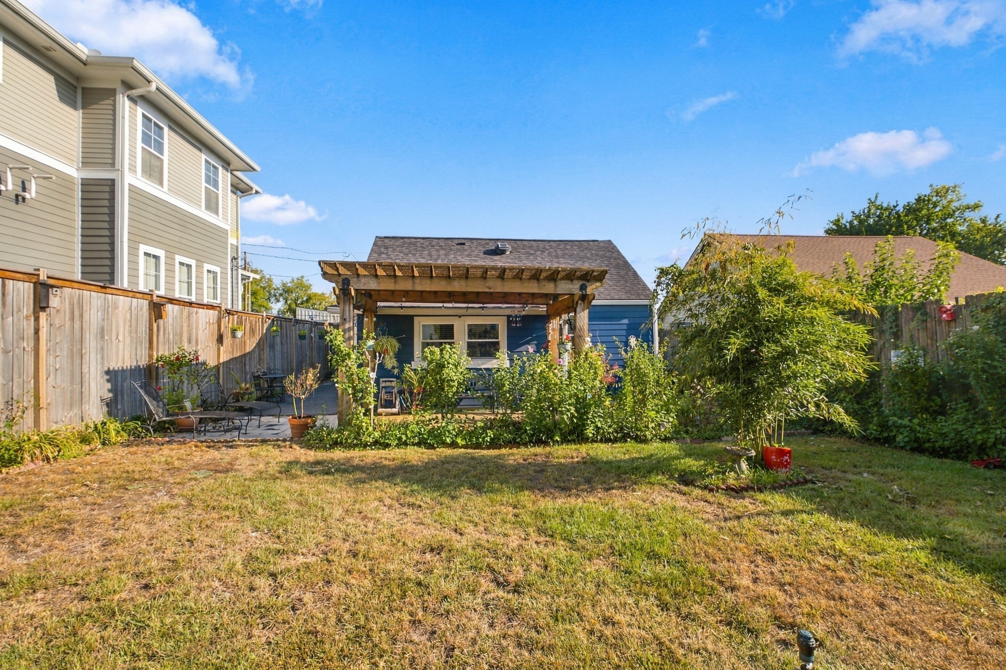 1126 Leland Ave