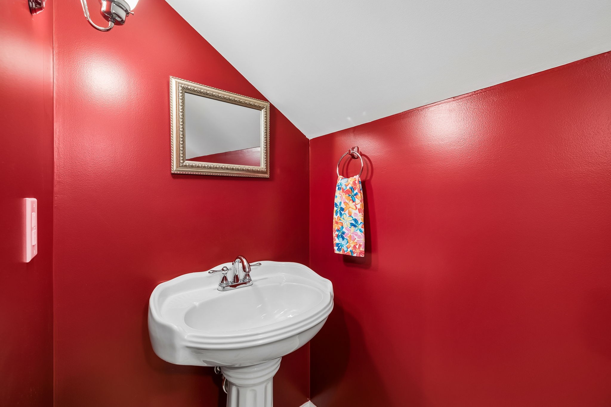 223 Mercedes Dr