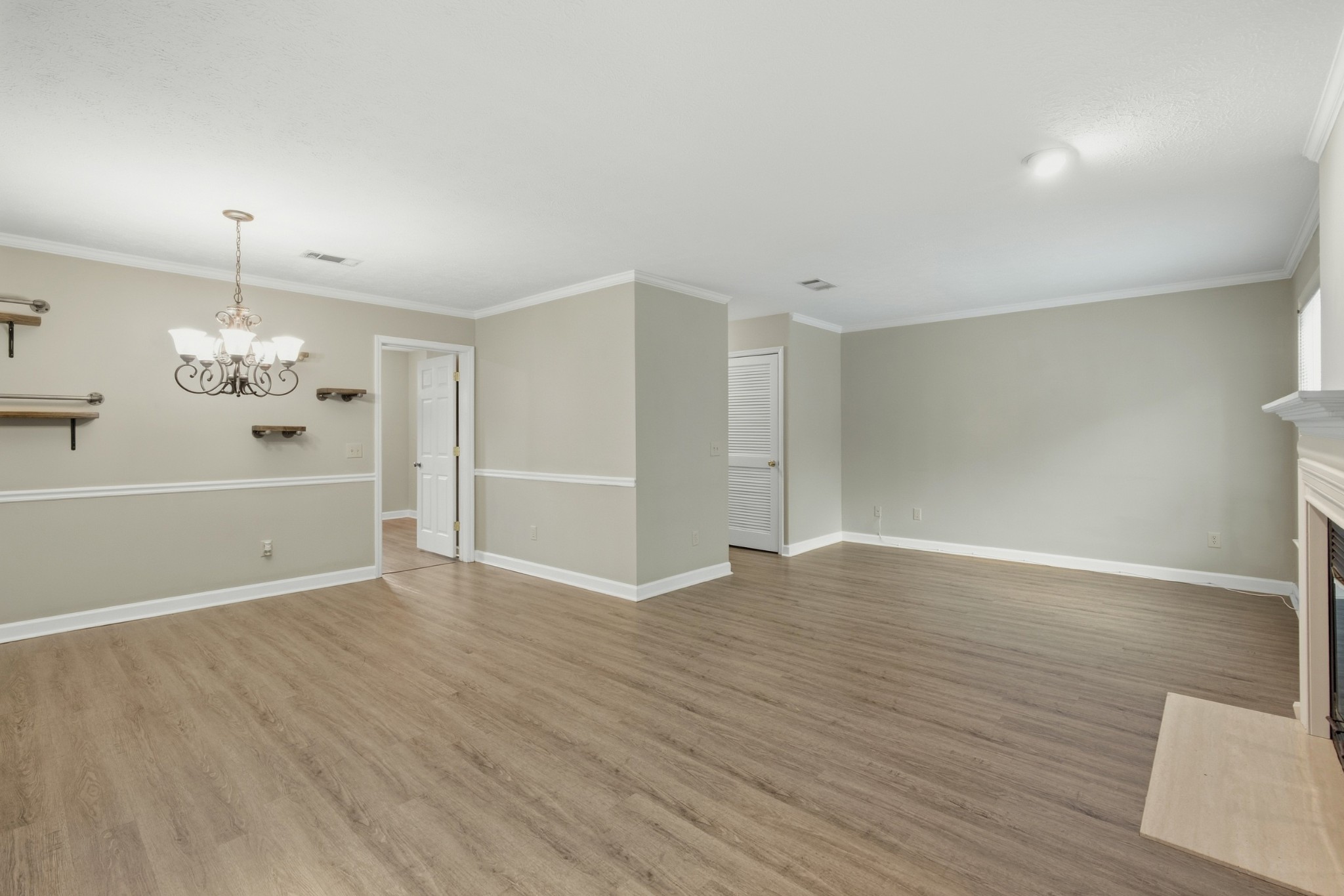 215 Highland Villa Cir