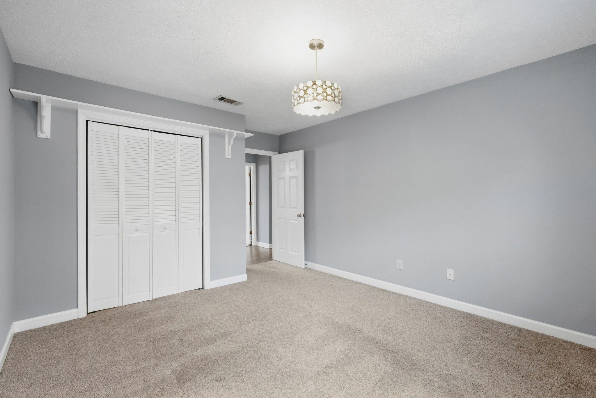 215 Highland Villa Cir