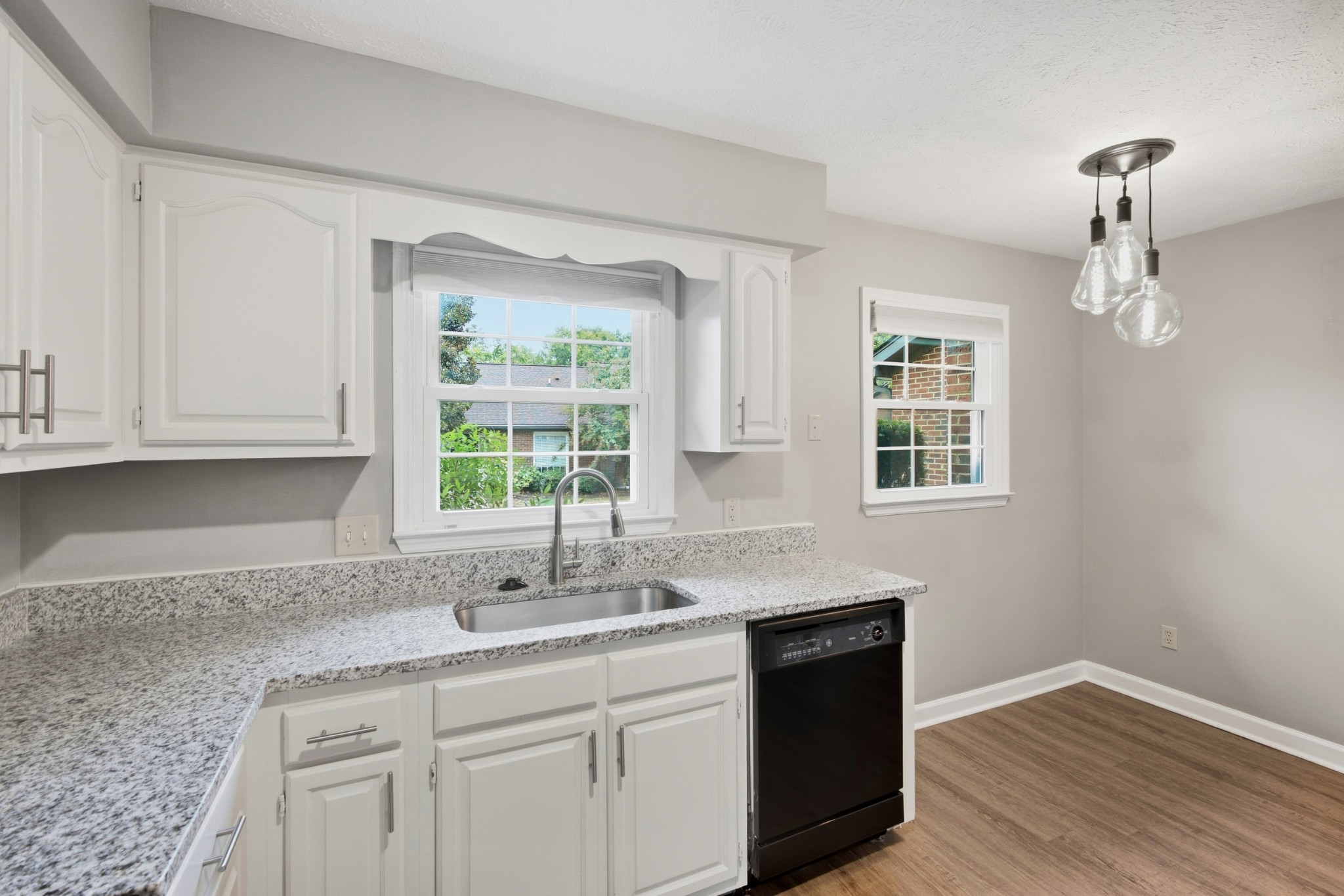 215 Highland Villa Cir