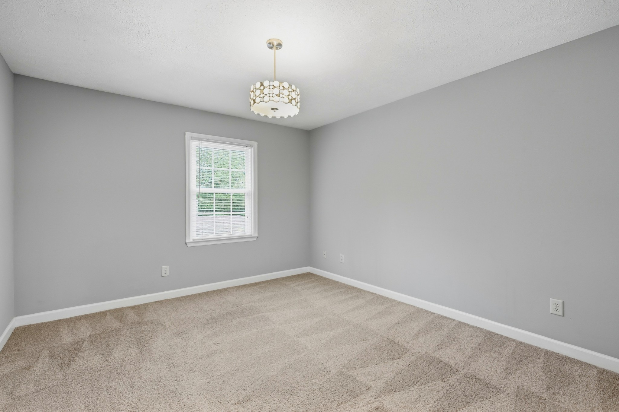 215 Highland Villa Cir