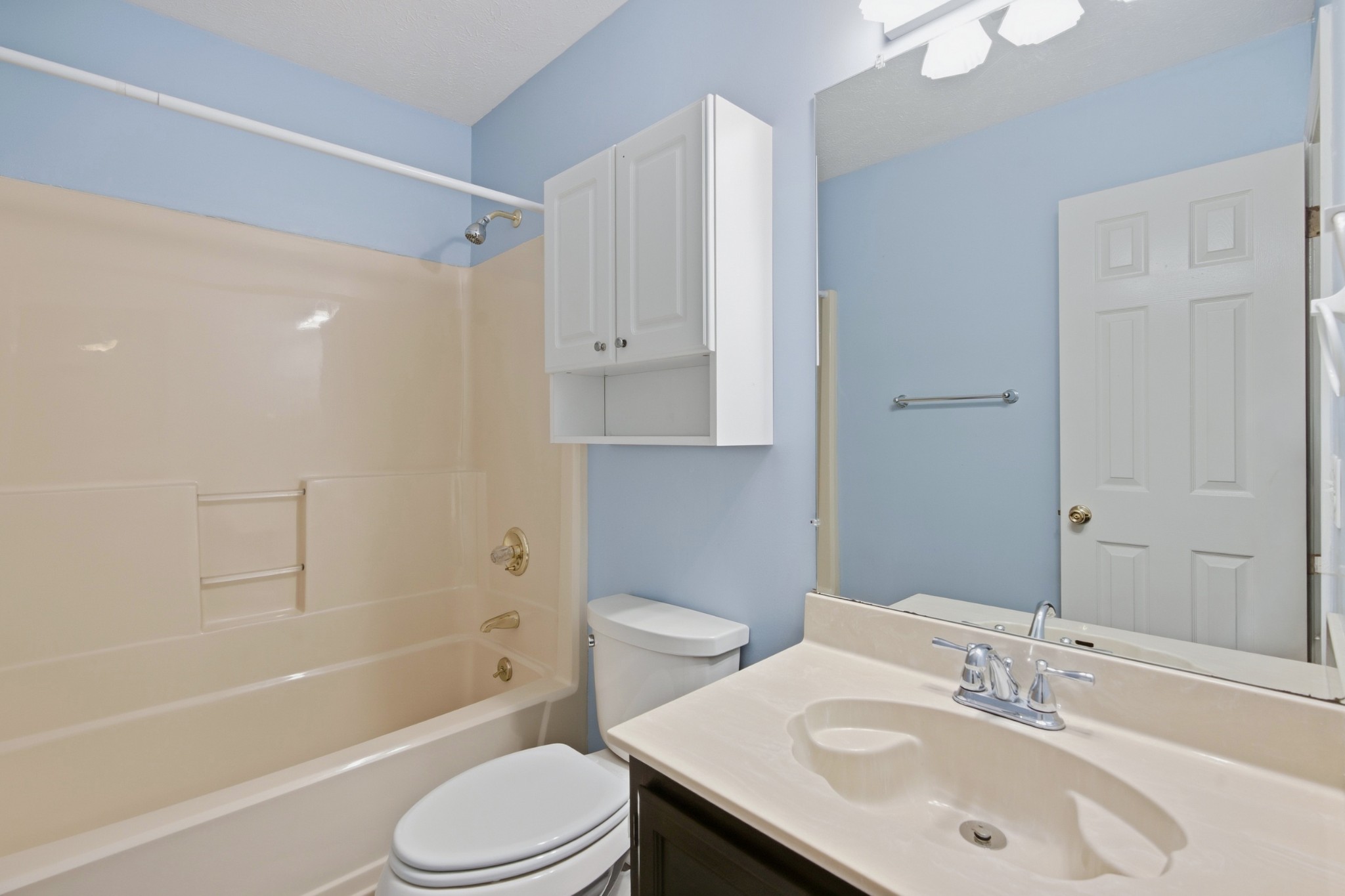 215 Highland Villa Cir