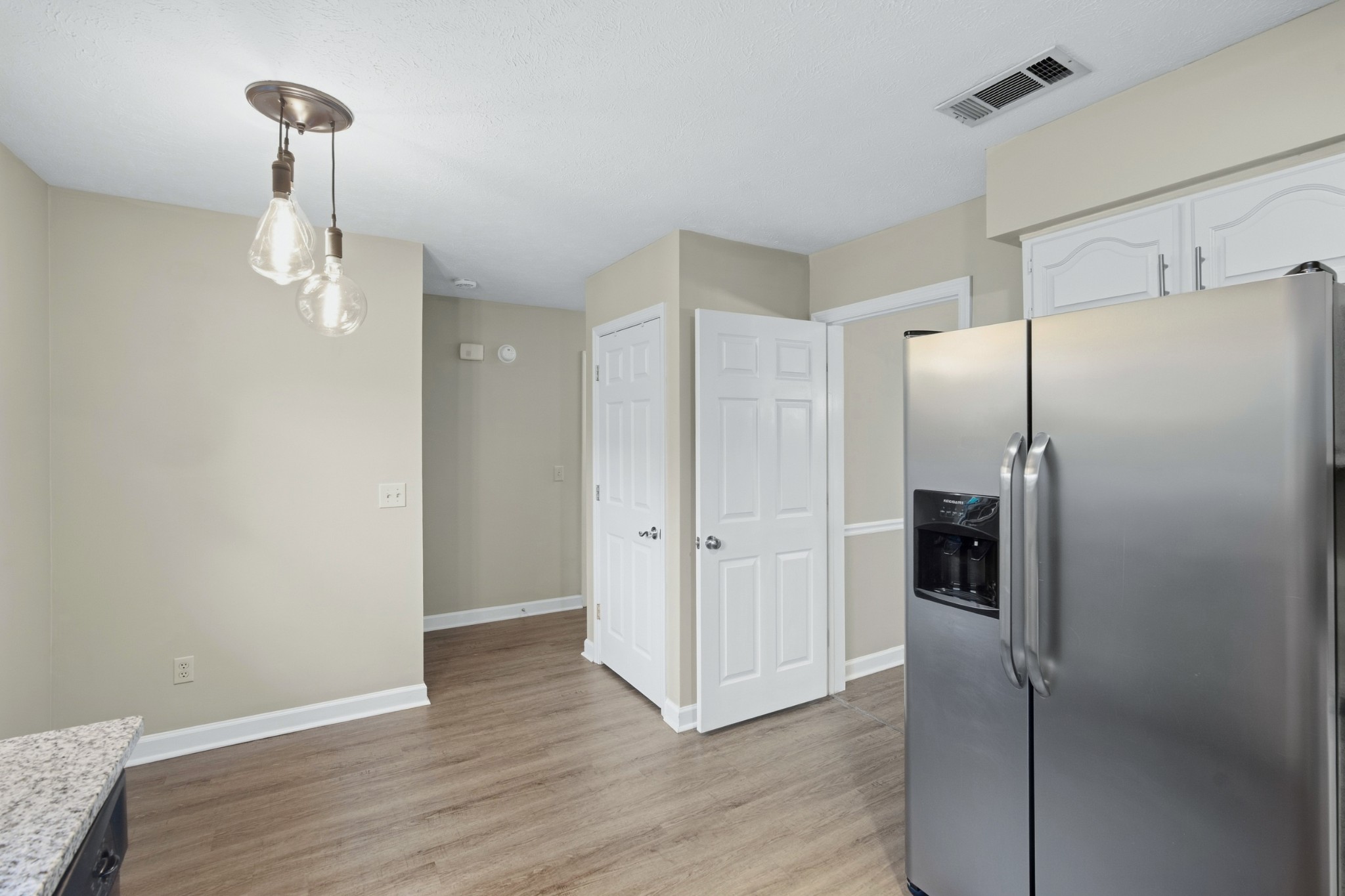 215 Highland Villa Cir