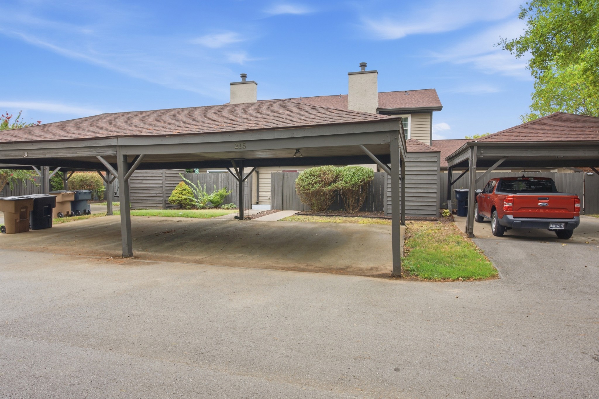 215 Highland Villa Cir