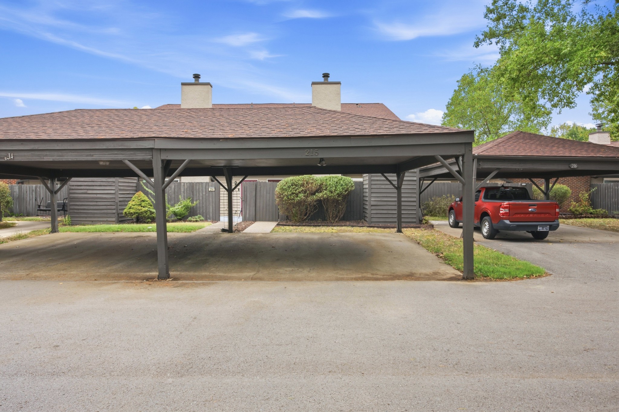 215 Highland Villa Cir