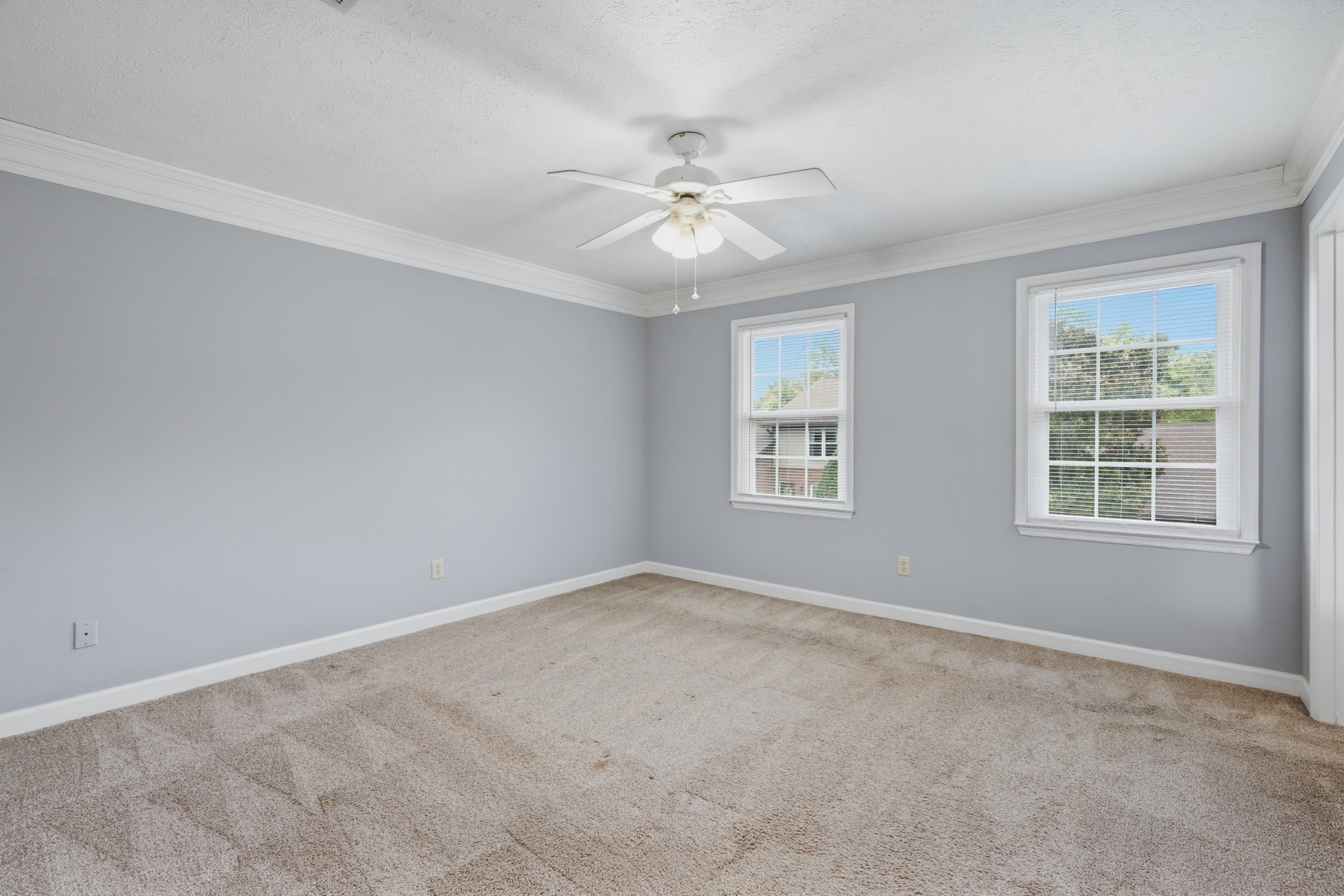 215 Highland Villa Cir