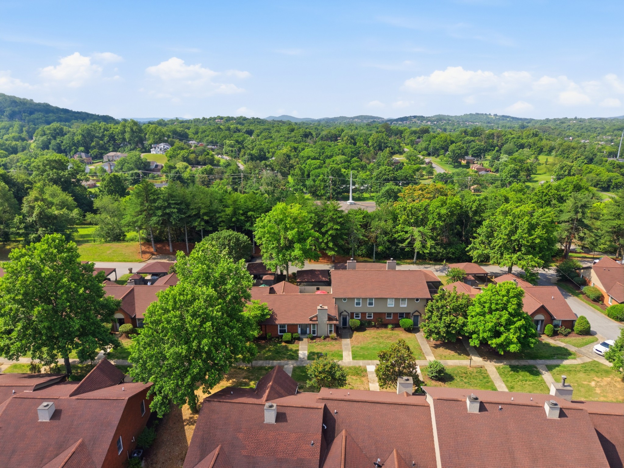 215 Highland Villa Cir