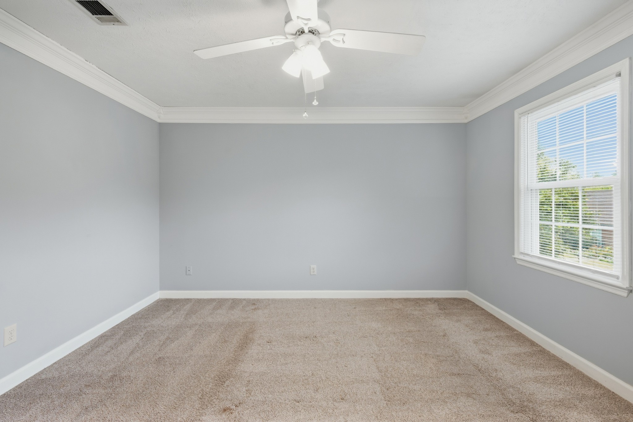 215 Highland Villa Cir