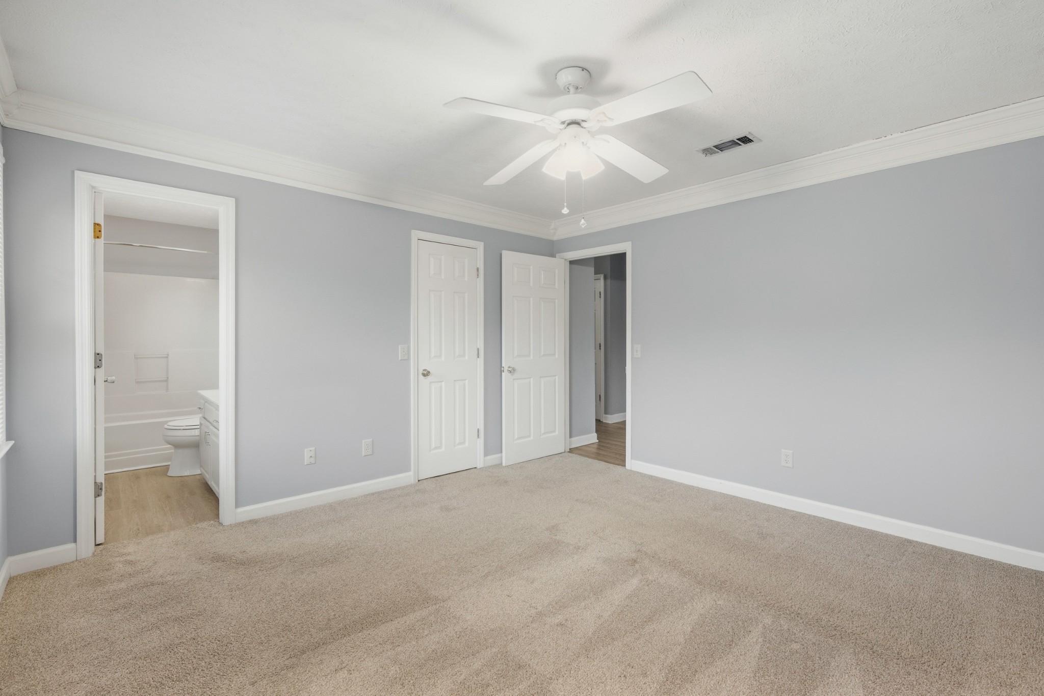 215 Highland Villa Cir