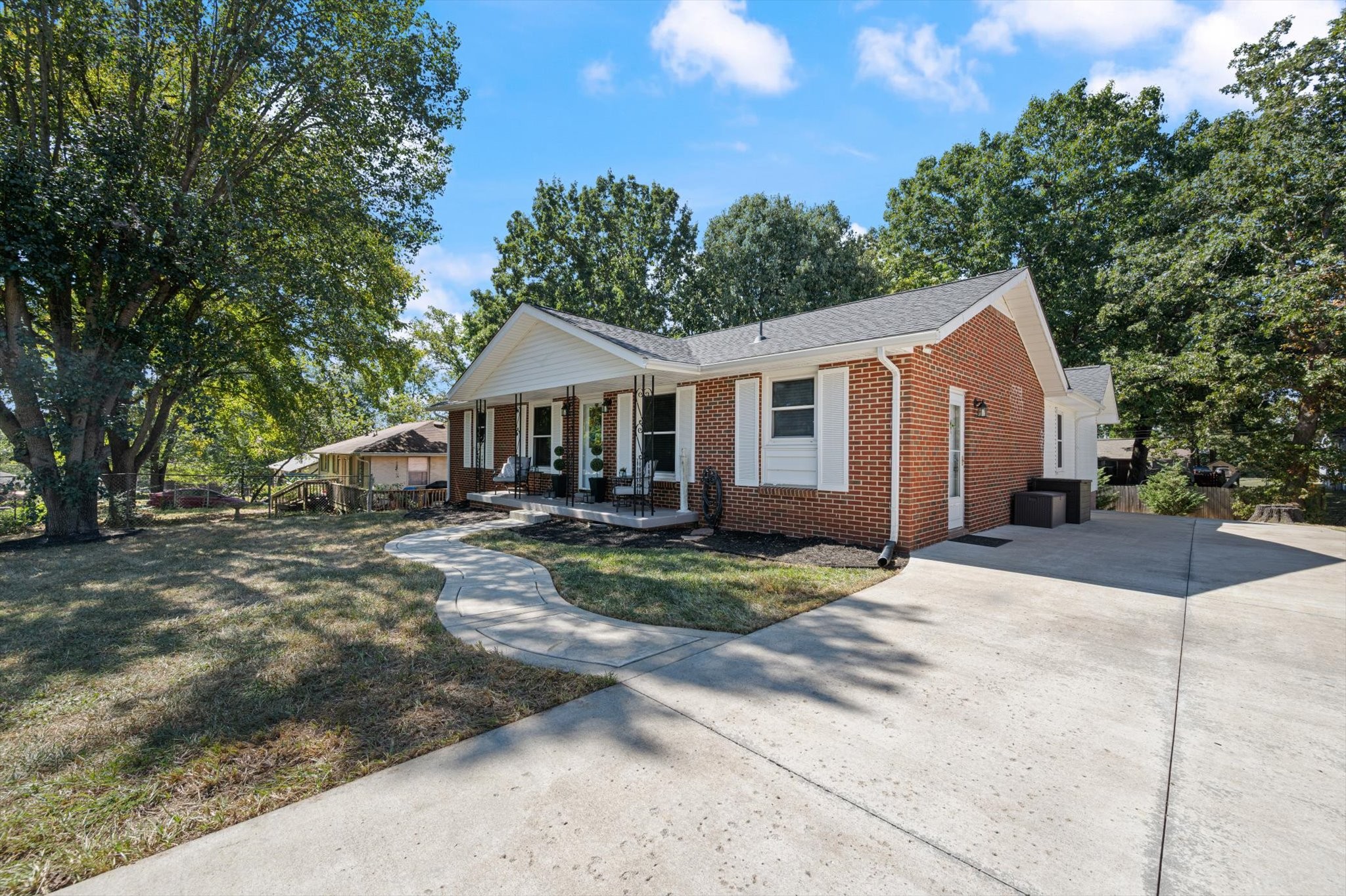 418 Seay Ct
