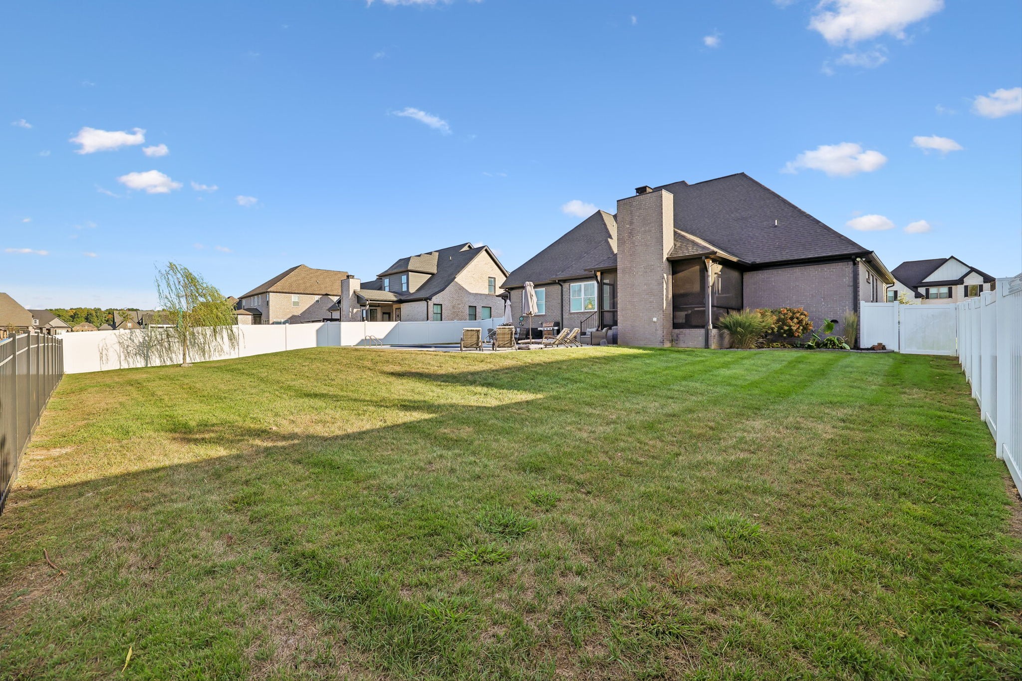 3802 Carriage Dr