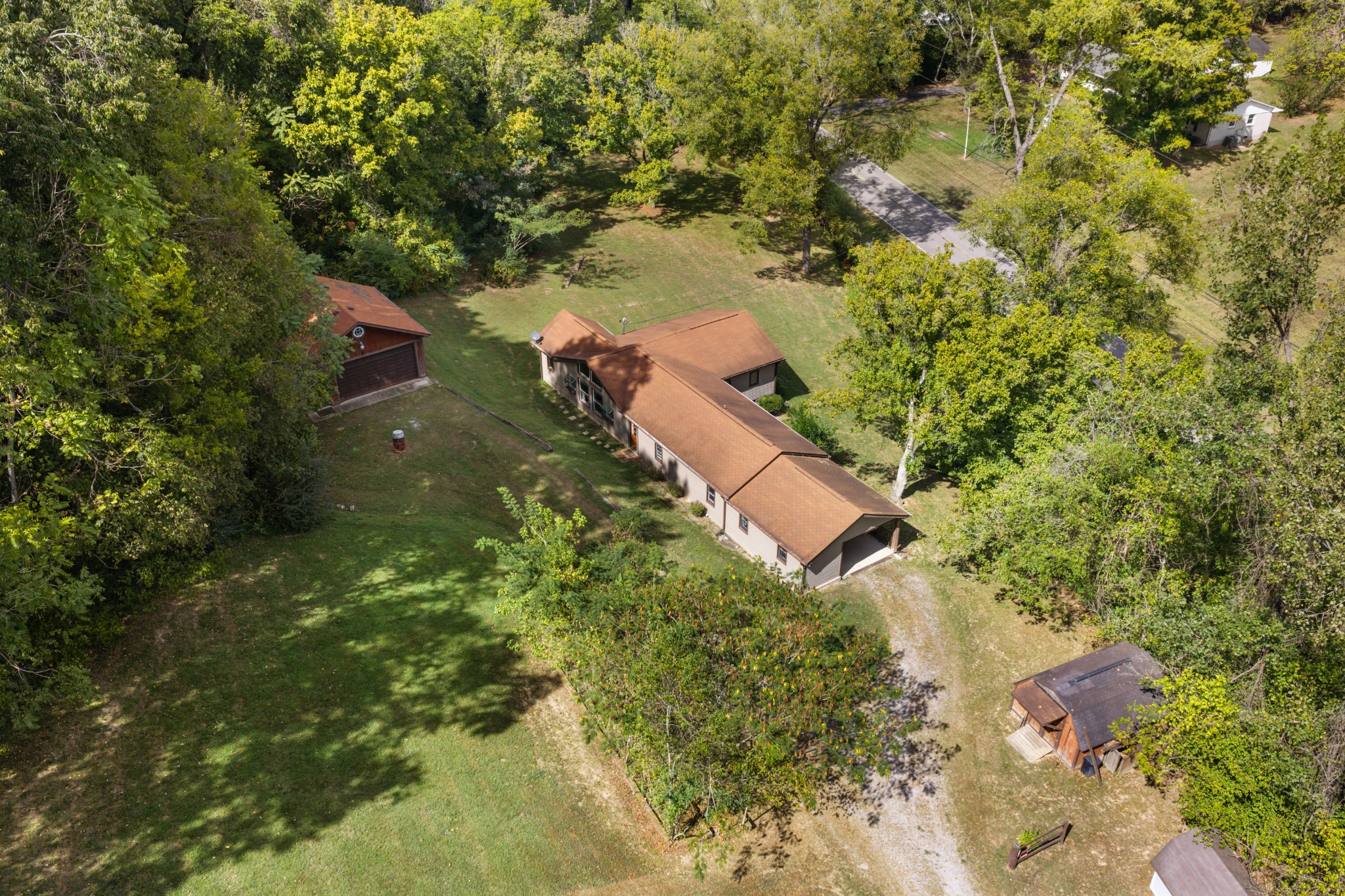 4833 Eatons Creek Rd