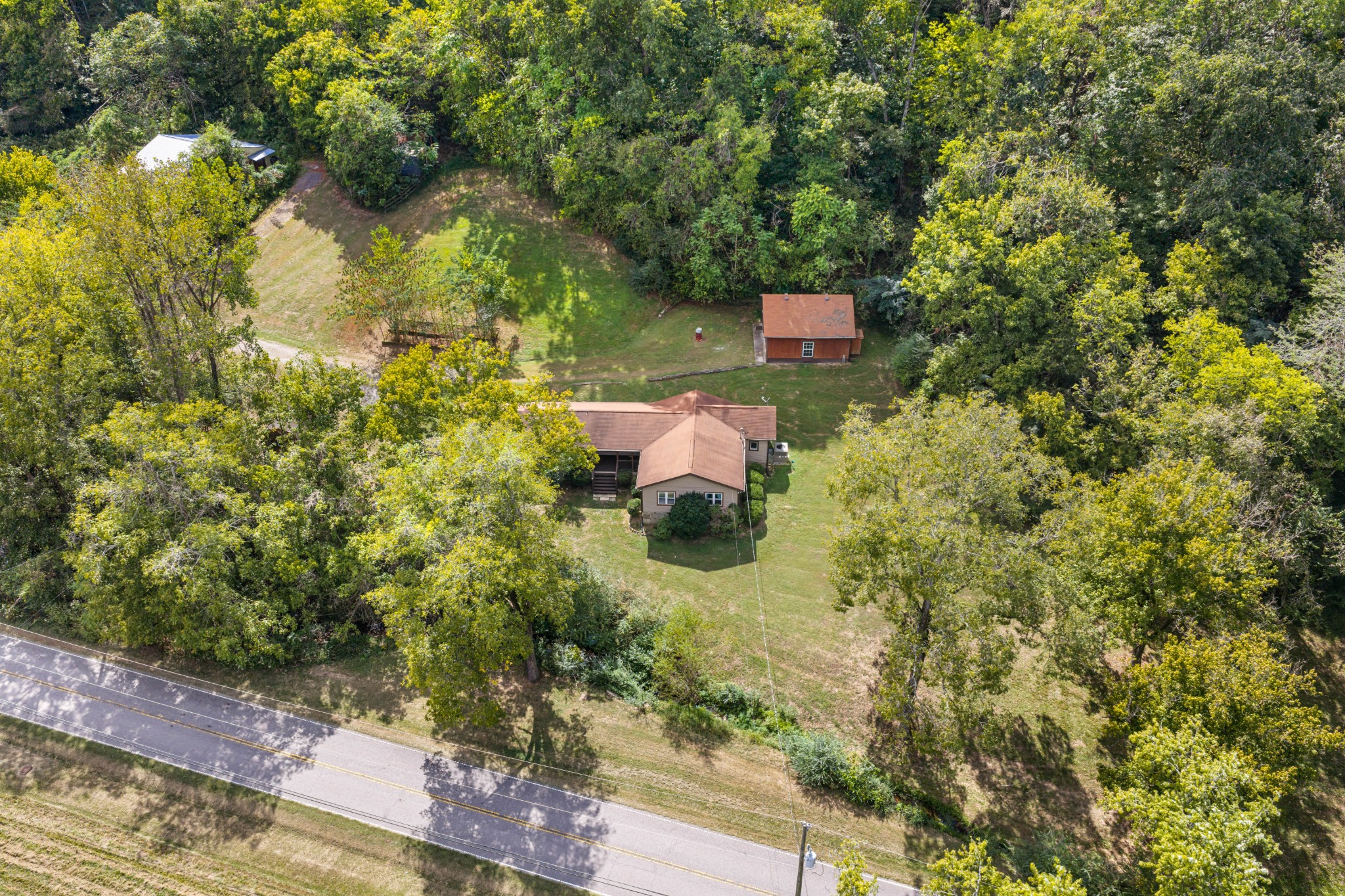 4833 Eatons Creek Rd