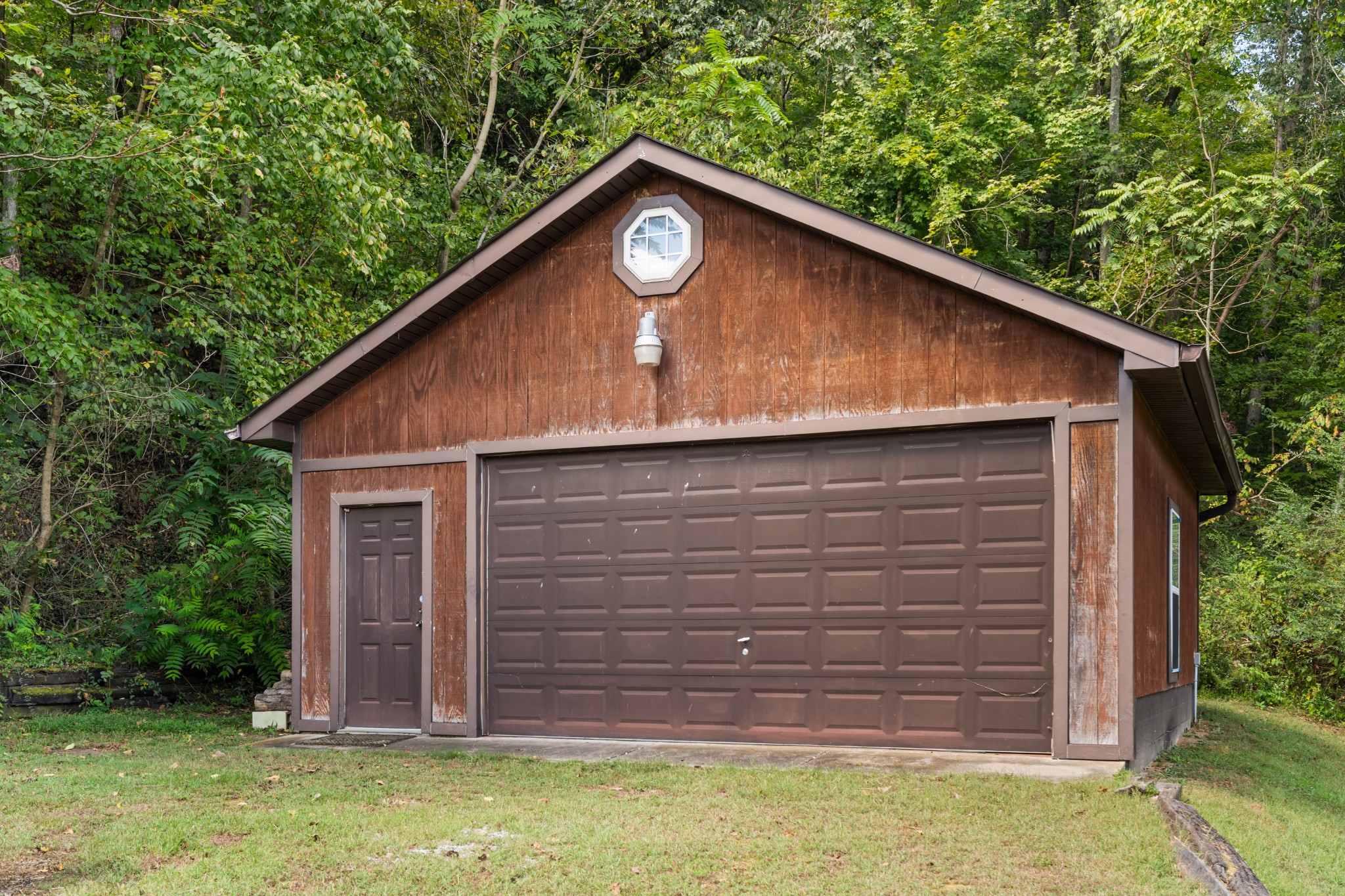 4833 Eatons Creek Rd