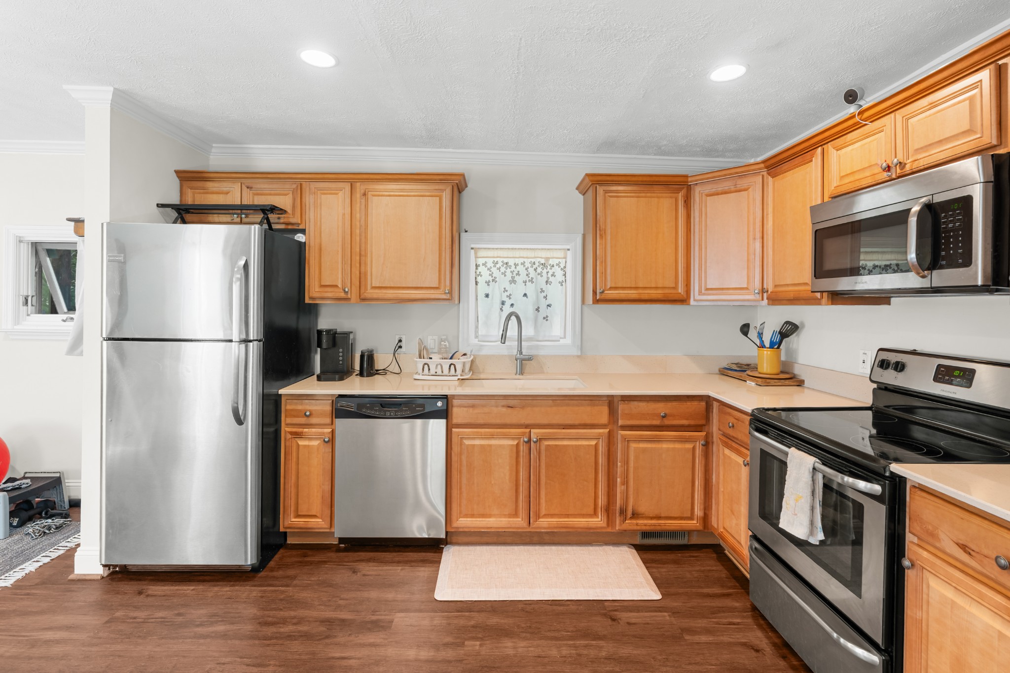 4833 Eatons Creek Rd