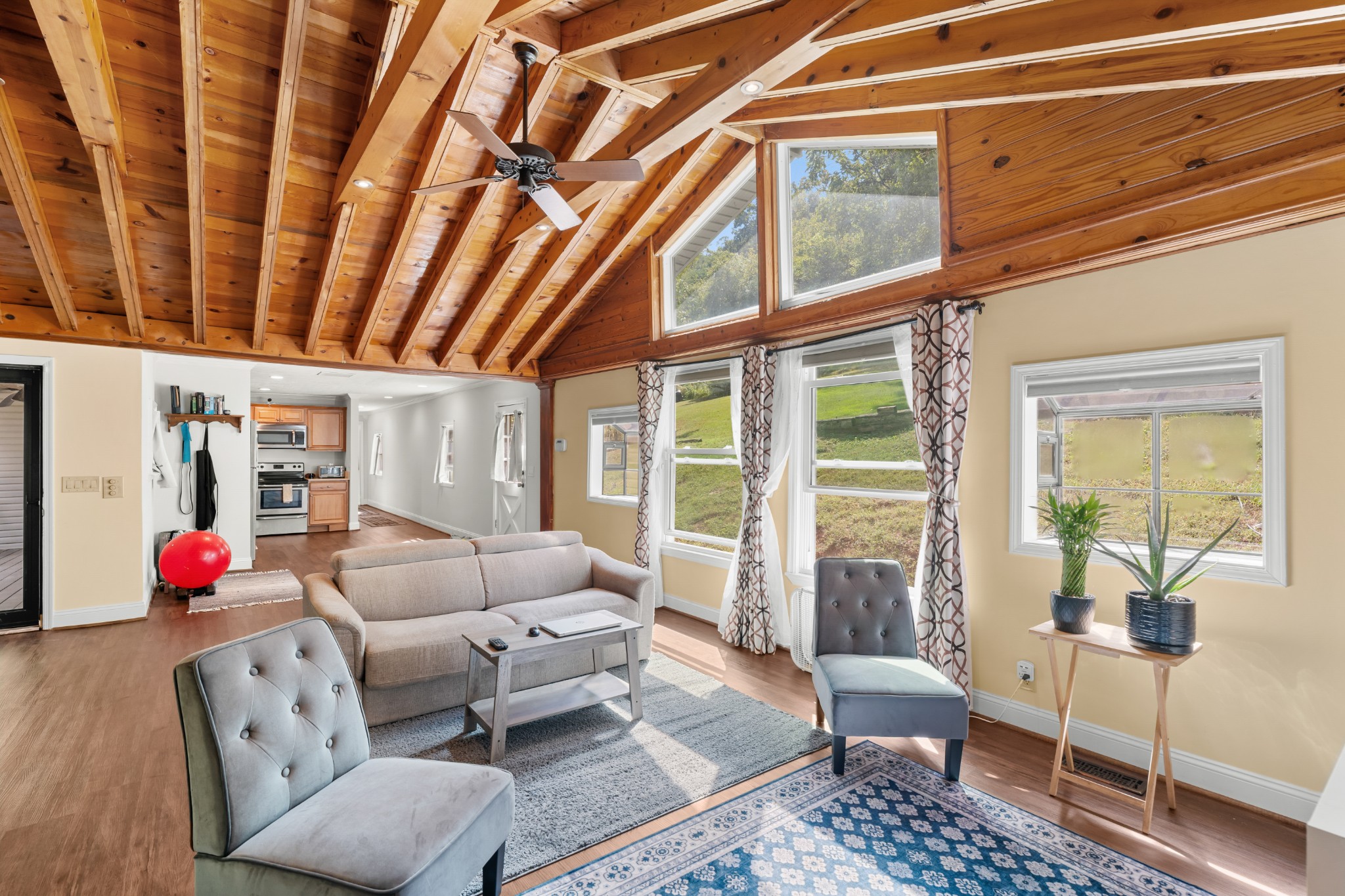 4833 Eatons Creek Rd