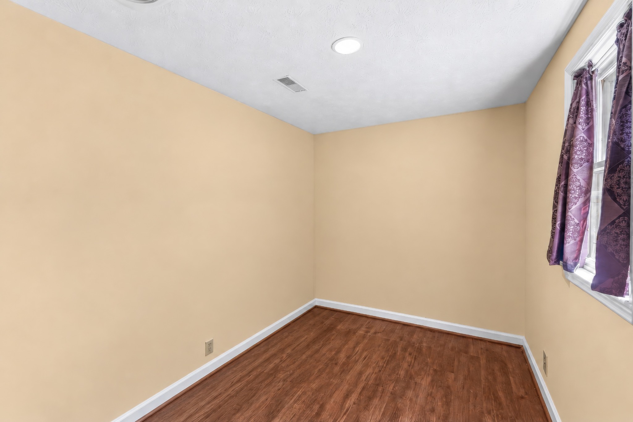 4833 Eatons Creek Rd