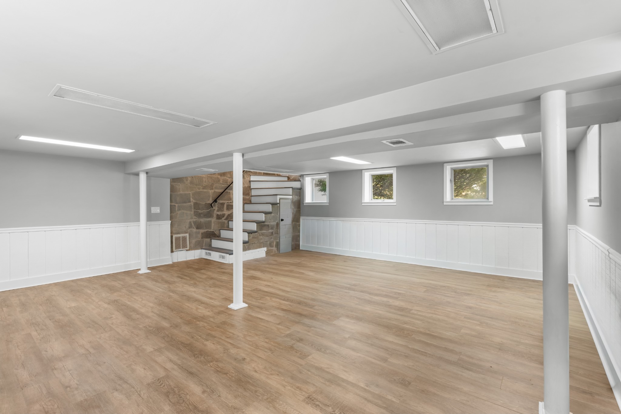 4833 Eatons Creek Rd