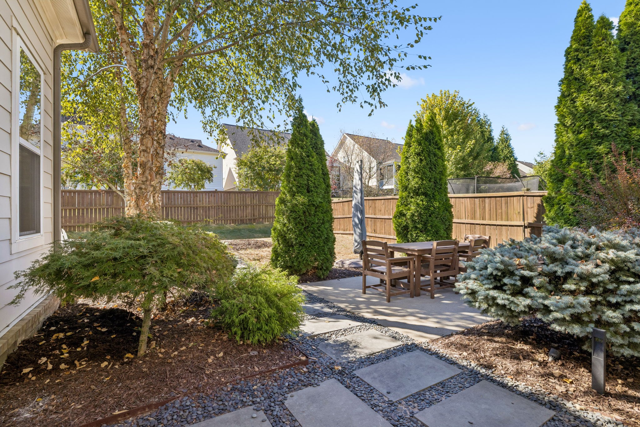 437 Avon River Rd