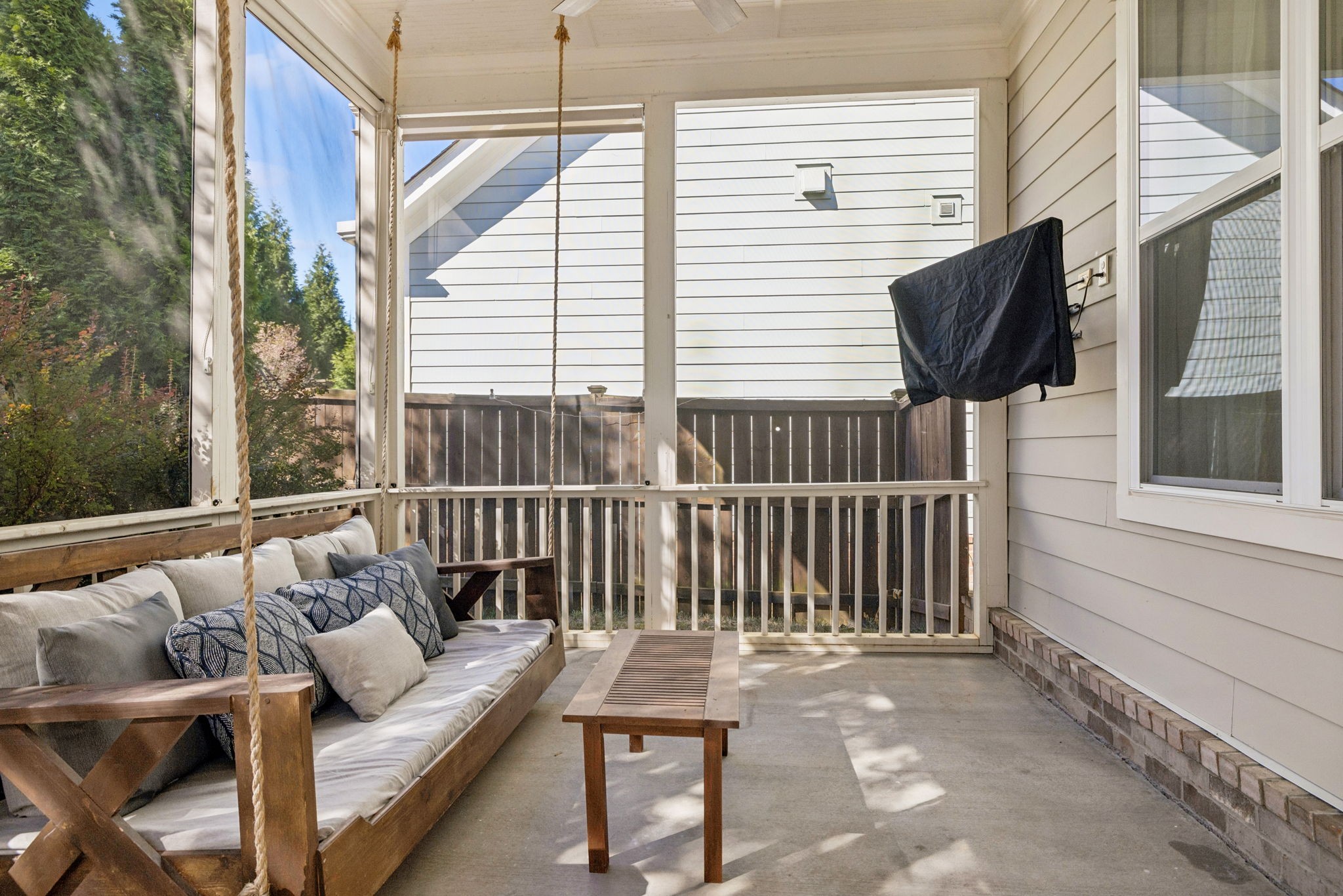 437 Avon River Rd