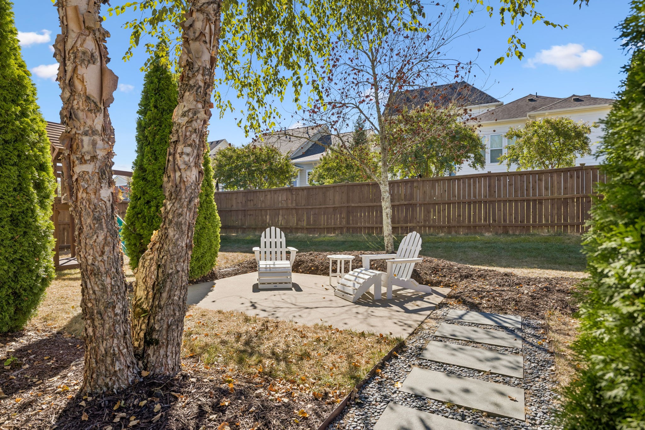 437 Avon River Rd